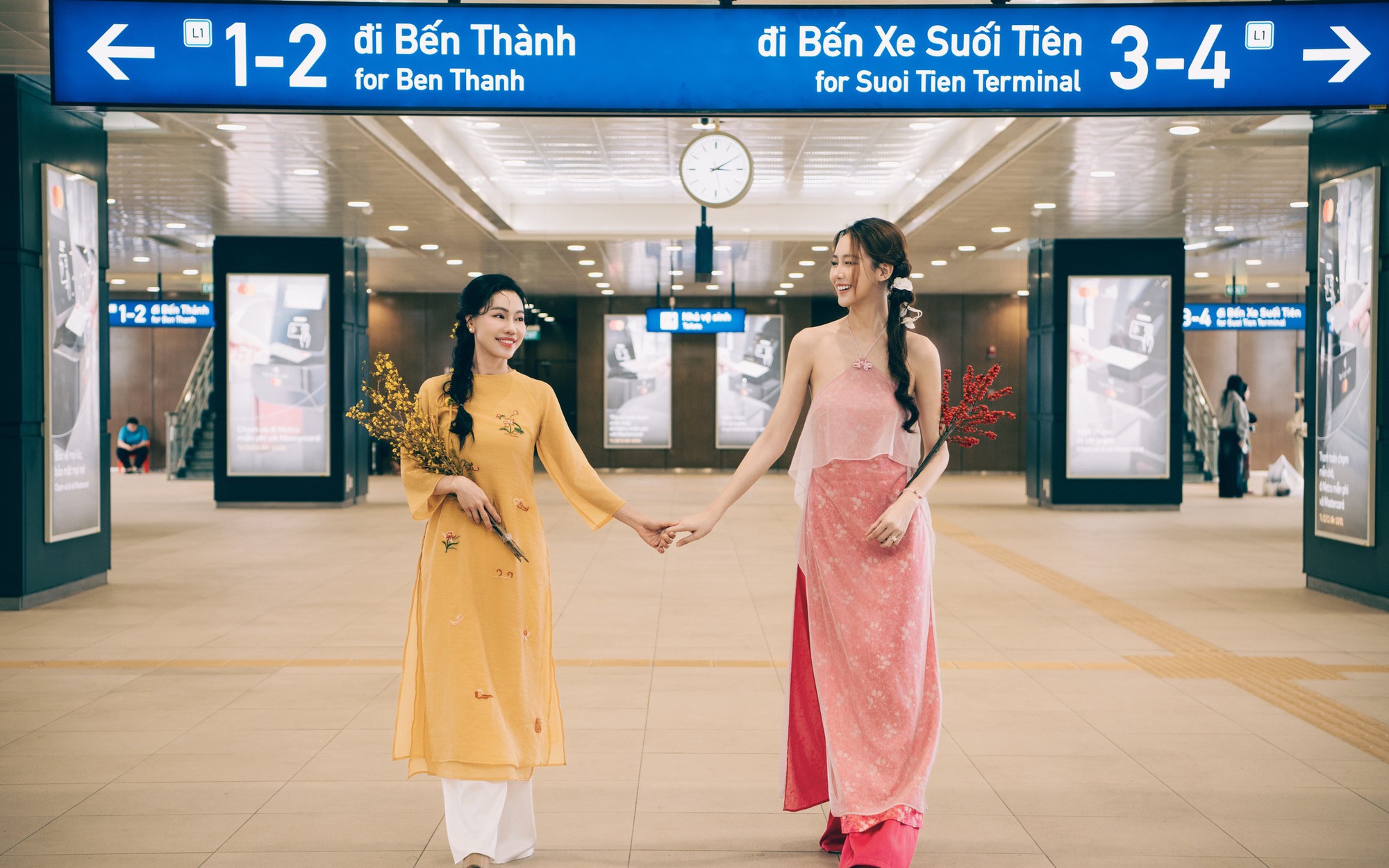 Dàn Hoa hậu Sen Vàng gợi ý chọn áo dài du xuân 


