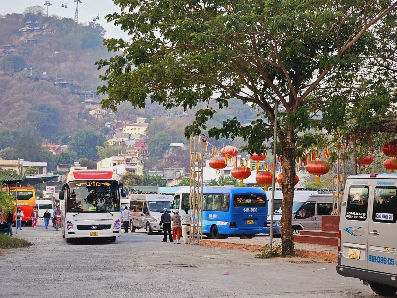 M&ugrave;ng 1 Tết, &ldquo;biển người&rdquo; đổ về một khu du lịch ở Ch&acirc;u Đốc- Ảnh 11.