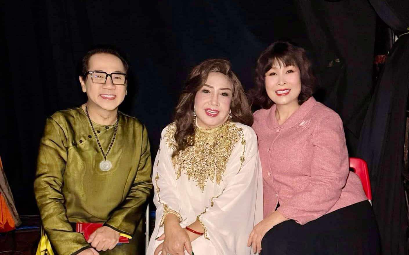 Nghệ sĩ Mai Vàng