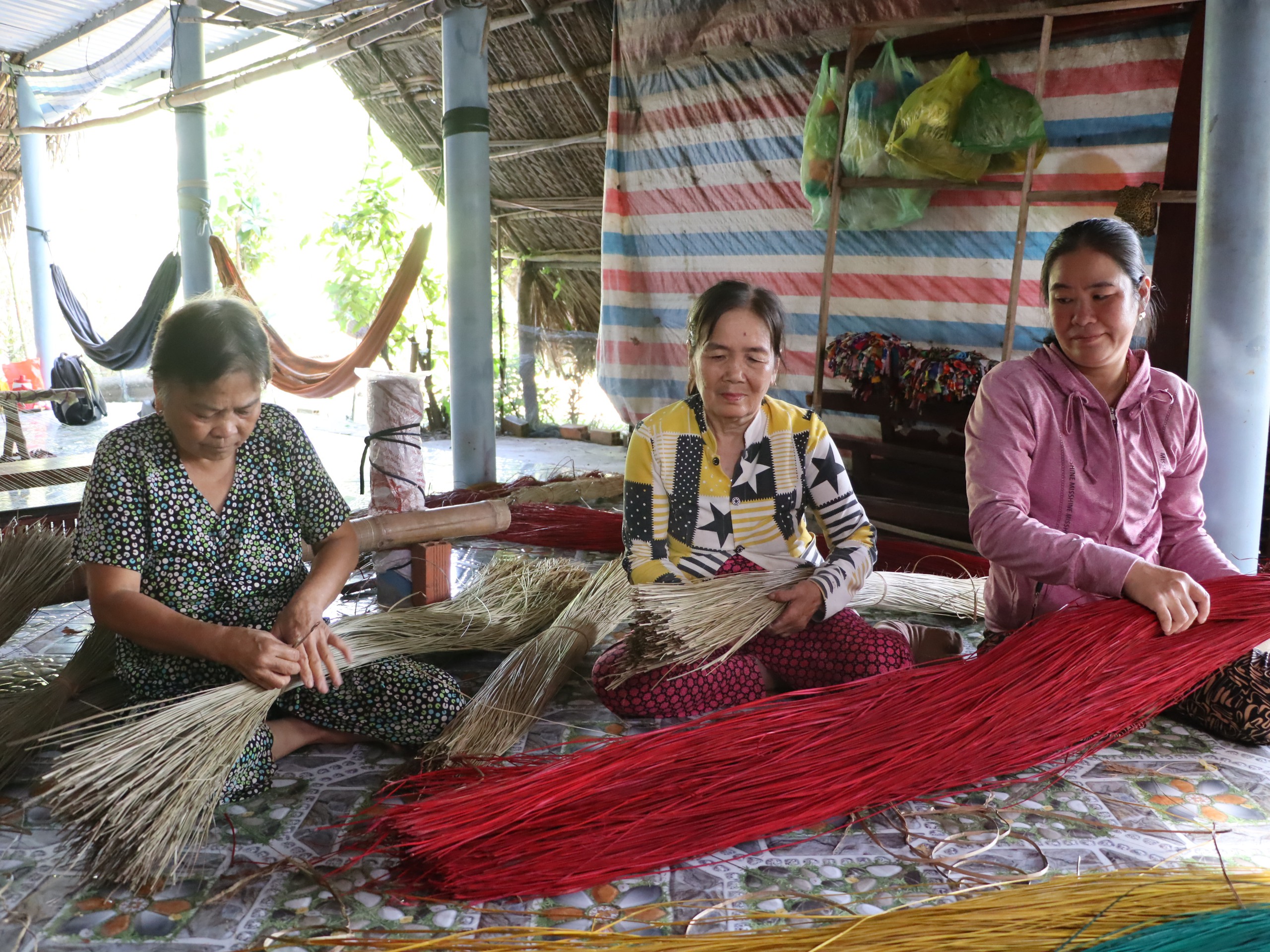 Những người thợ dệt chiếu cuối c&ugrave;ng ở C&agrave; Mau- Ảnh 4.