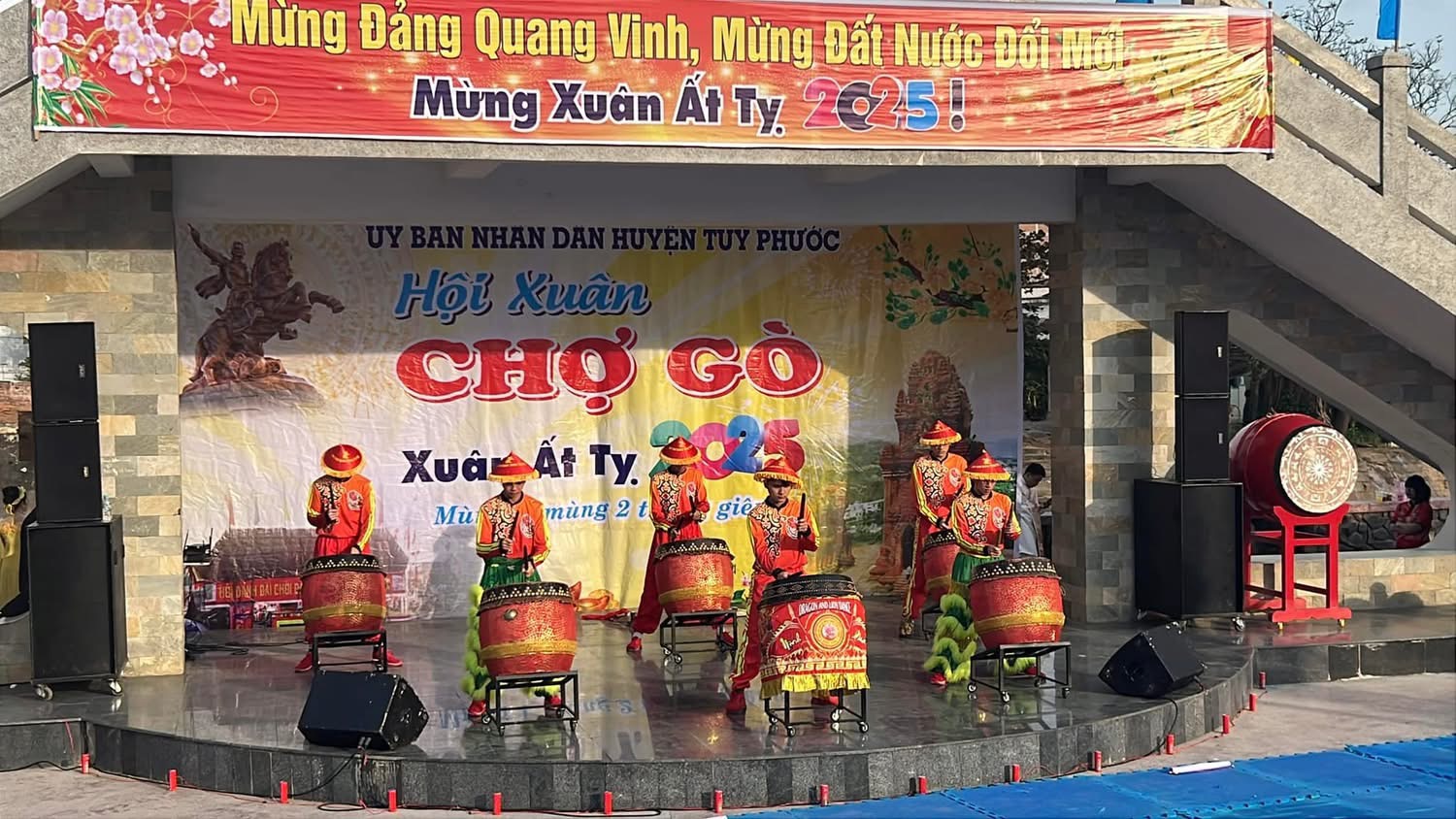 Phi&ecirc;n chợ kh&ocirc;ng n&oacute;i th&aacute;ch, trả gi&aacute;, mỗi năm chỉ mở v&agrave;o m&ugrave;ng 1 Tết- Ảnh 4.