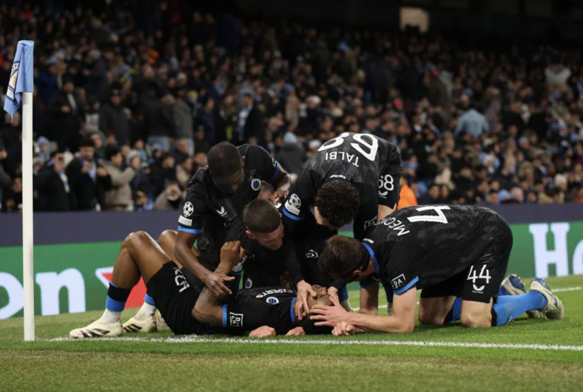 Đánh bại Club Brugge sân nhà, Man City giành vé vớt Champions League- Ảnh 2.