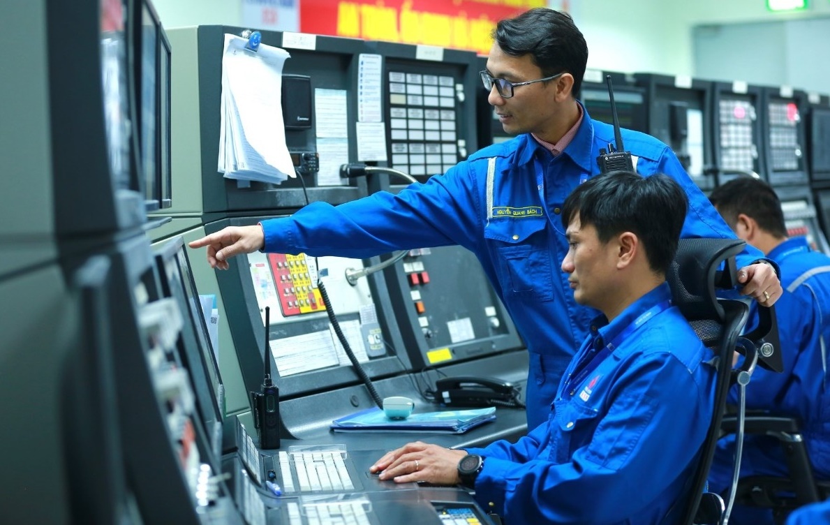 Hàng trăm người ở lại "giữ lửa" cho Nhà máy lọc dầu Dung Quất - Ảnh 2.