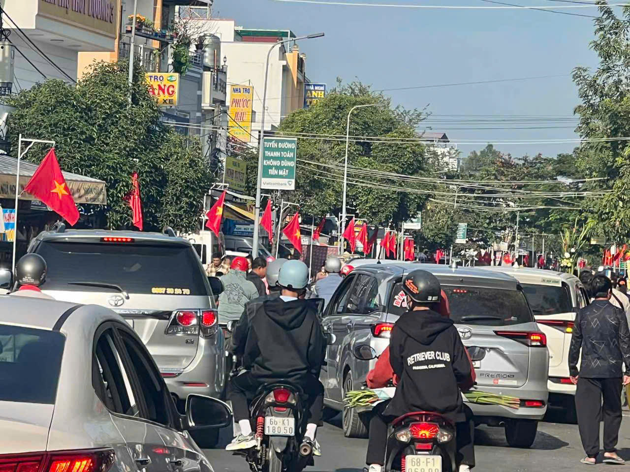 M&ugrave;ng 1 Tết, &ldquo;biển người&rdquo; đổ về một khu du lịch ở Ch&acirc;u Đốc- Ảnh 6.