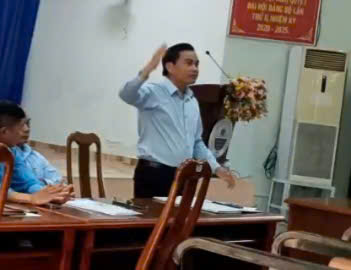 Đình chỉ giám đốc công ty đập bàn nói