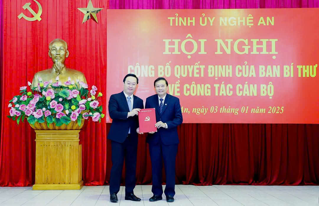 Công bố quyết định nhân sự của Ban Bí thư tại tỉnh Nghệ An- Ảnh 1.