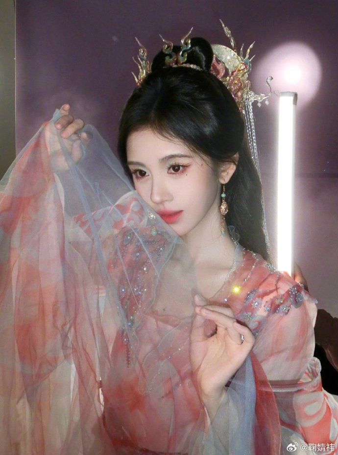Loạt sao Hoa, H&agrave;n tưng bừng đ&oacute;n Xu&acirc;n Ất Tỵ- Ảnh 23.