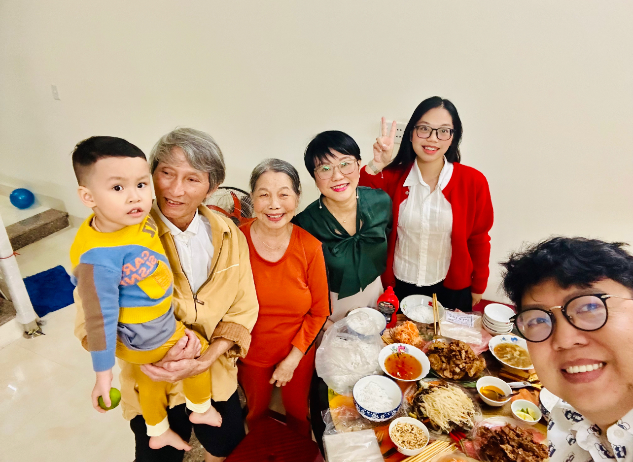 Kh&ocirc;ng chỉ l&agrave; sum họp, m&agrave; c&ograve;n l&agrave; sự gắn kết- Ảnh 2.