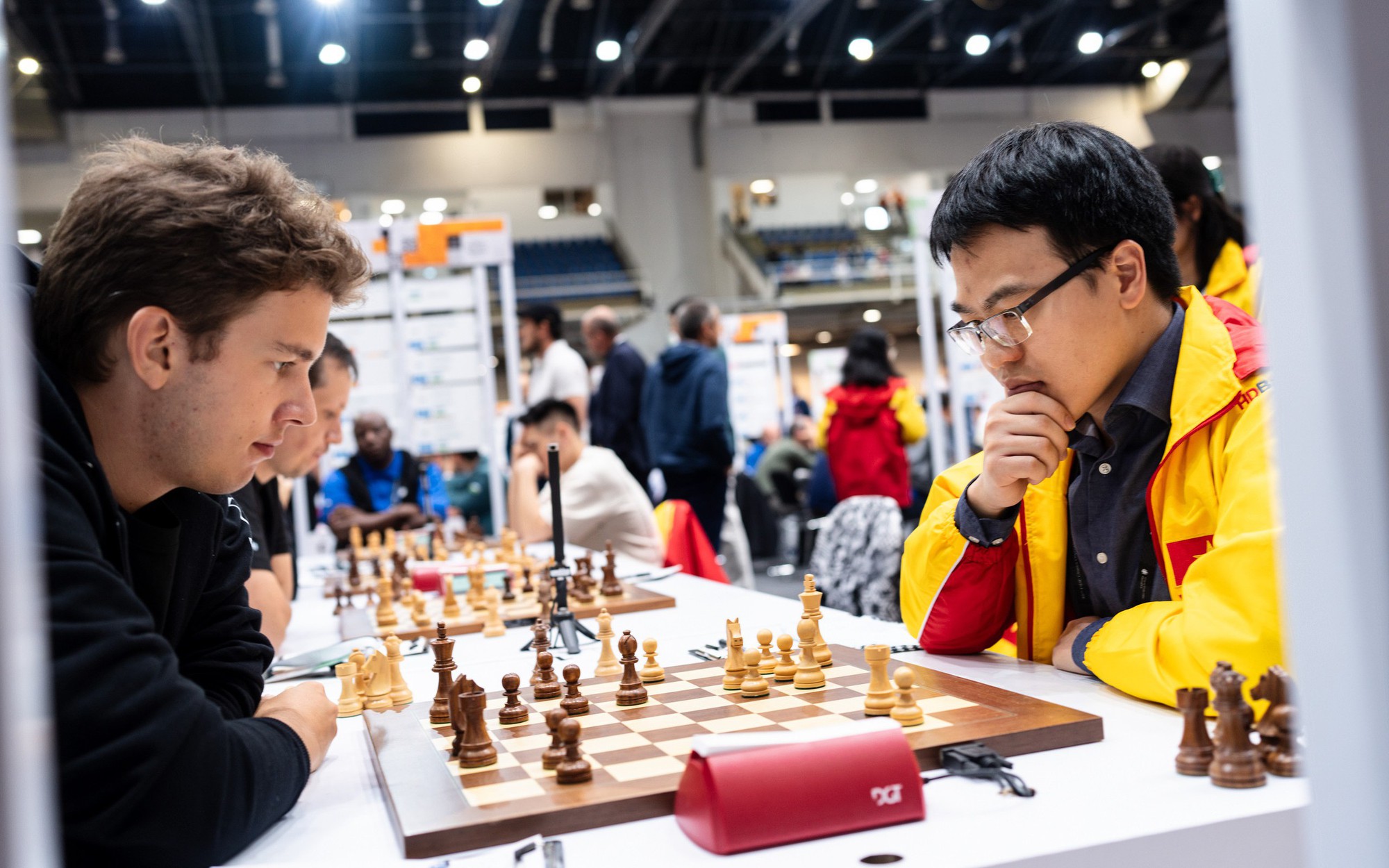 Nghi vấn sai phạm tài chính, FIDE dừng cấp chứng chỉ giảng viên cờ vua tại Việt Nam - Ảnh 3.