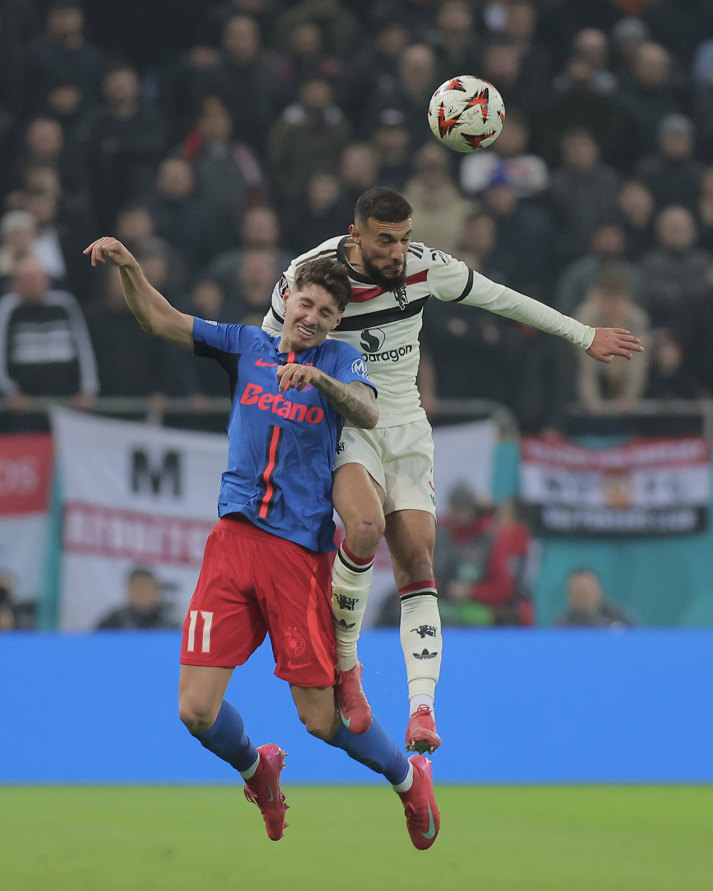 Sao trẻ lập c&ocirc;ng, Man United thẳng tiến Europa League- Ảnh 2.