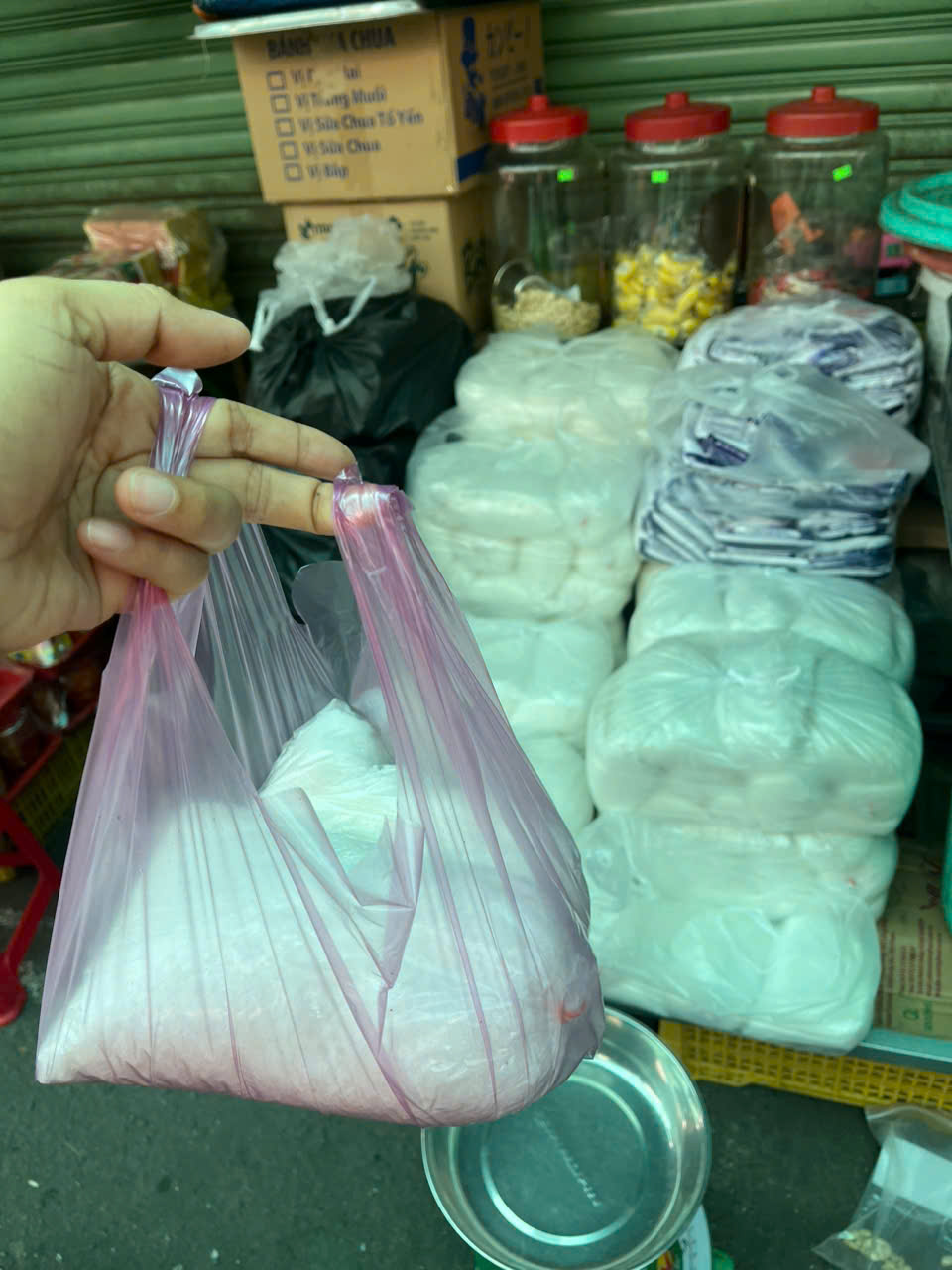 Si&ecirc;u thị, chợ m&ugrave;ng 2 Tết: Kh&aacute;ch "lao v&agrave;o" quầy thực phẩm tươi sống- Ảnh 14.