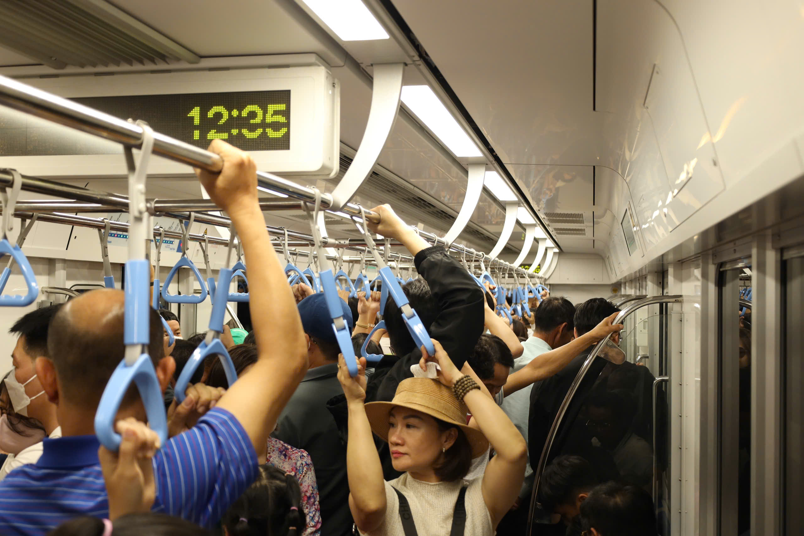 Hơn 55.000 người đi metro ng&agrave;y m&ugrave;ng 1 Tết Ất Tỵ- Ảnh 1.