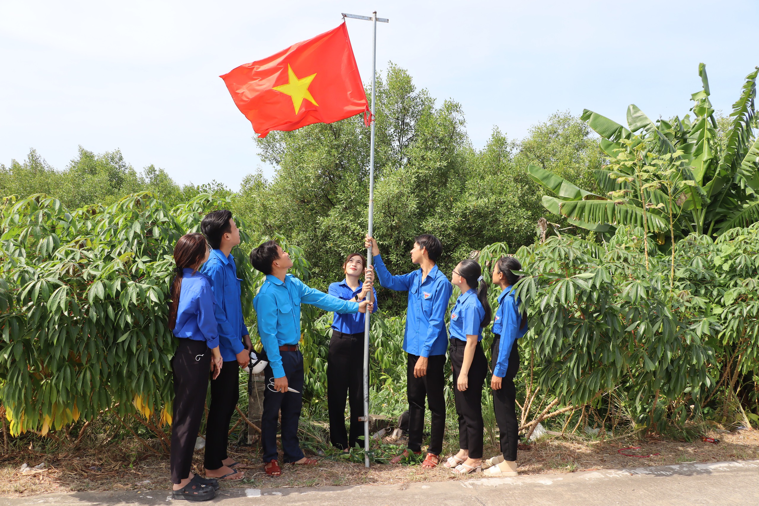 VIDEO: "Đường cờ Tổ quốc" ở C&agrave; Mau rực rỡ ng&agrave;y Xu&acirc;n- Ảnh 5.