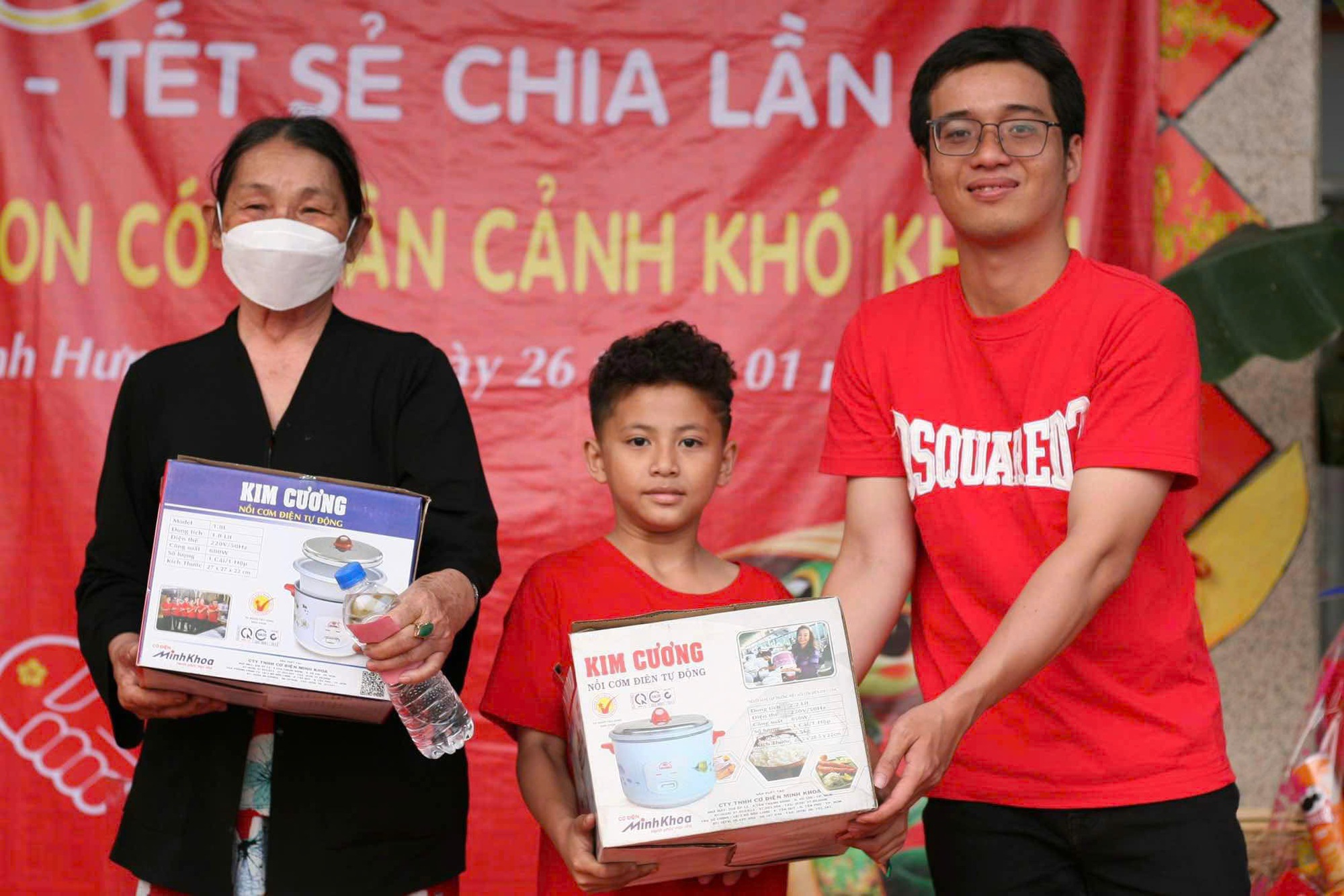 Hạnh ph&uacute;c l&agrave; cho đi- Ảnh 3.