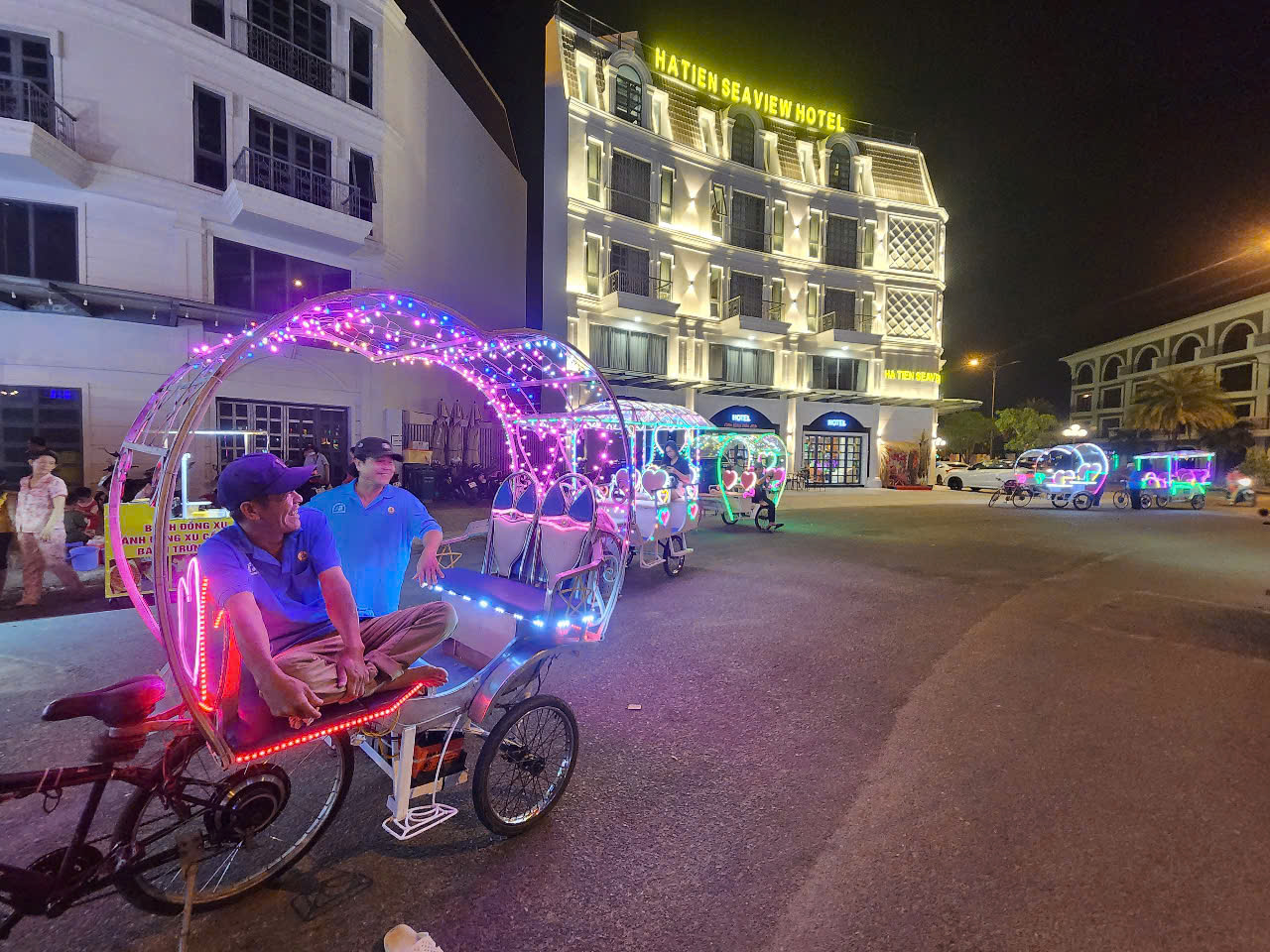 "Xe vua vui vẻ" ở H&agrave; Ti&ecirc;n - Ảnh 9.