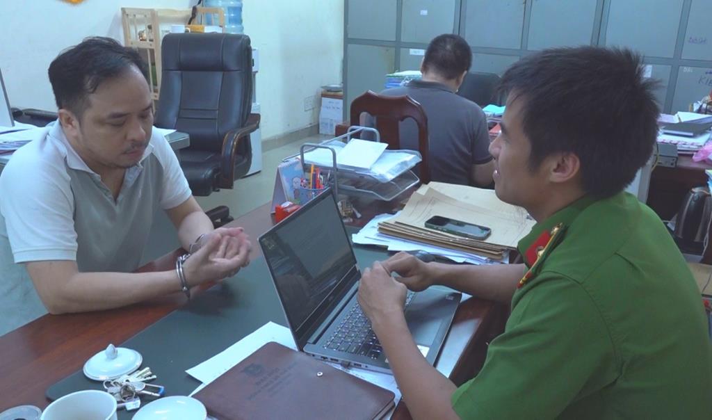 Đồng Nai vừa bắt giữ nh&oacute;m đối tượng dụ dỗ h&agrave;ng trăm người đầu tư tiền ảo đa cấp- Ảnh 1.