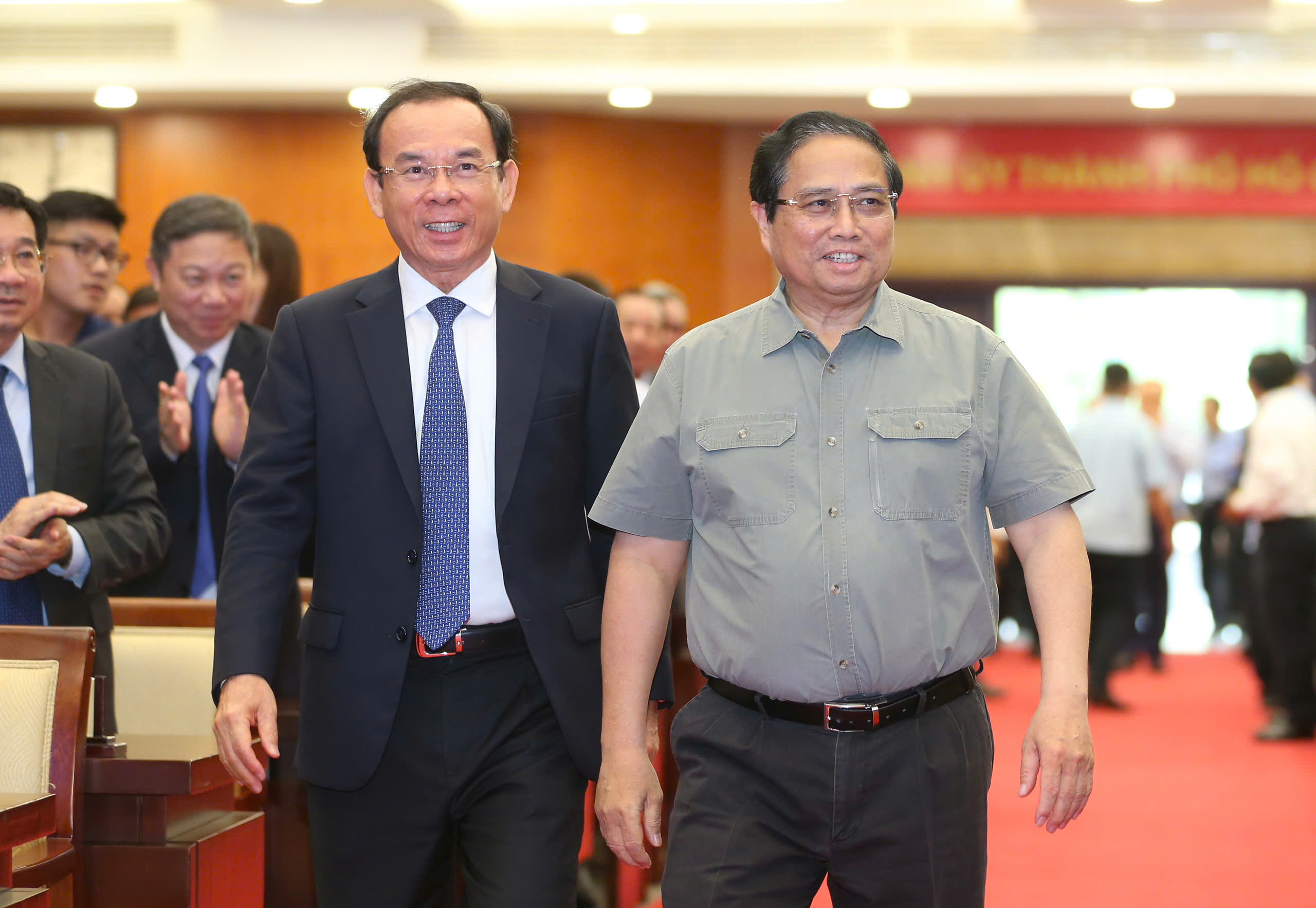 TP HCM c&oacute; quy hoạch mới, B&iacute; thư Nguyễn Văn N&ecirc;n v&iacute; như "m&oacute;n qu&agrave; l&igrave; x&igrave; c&oacute; gi&aacute; trị lớn"- Ảnh 1.
