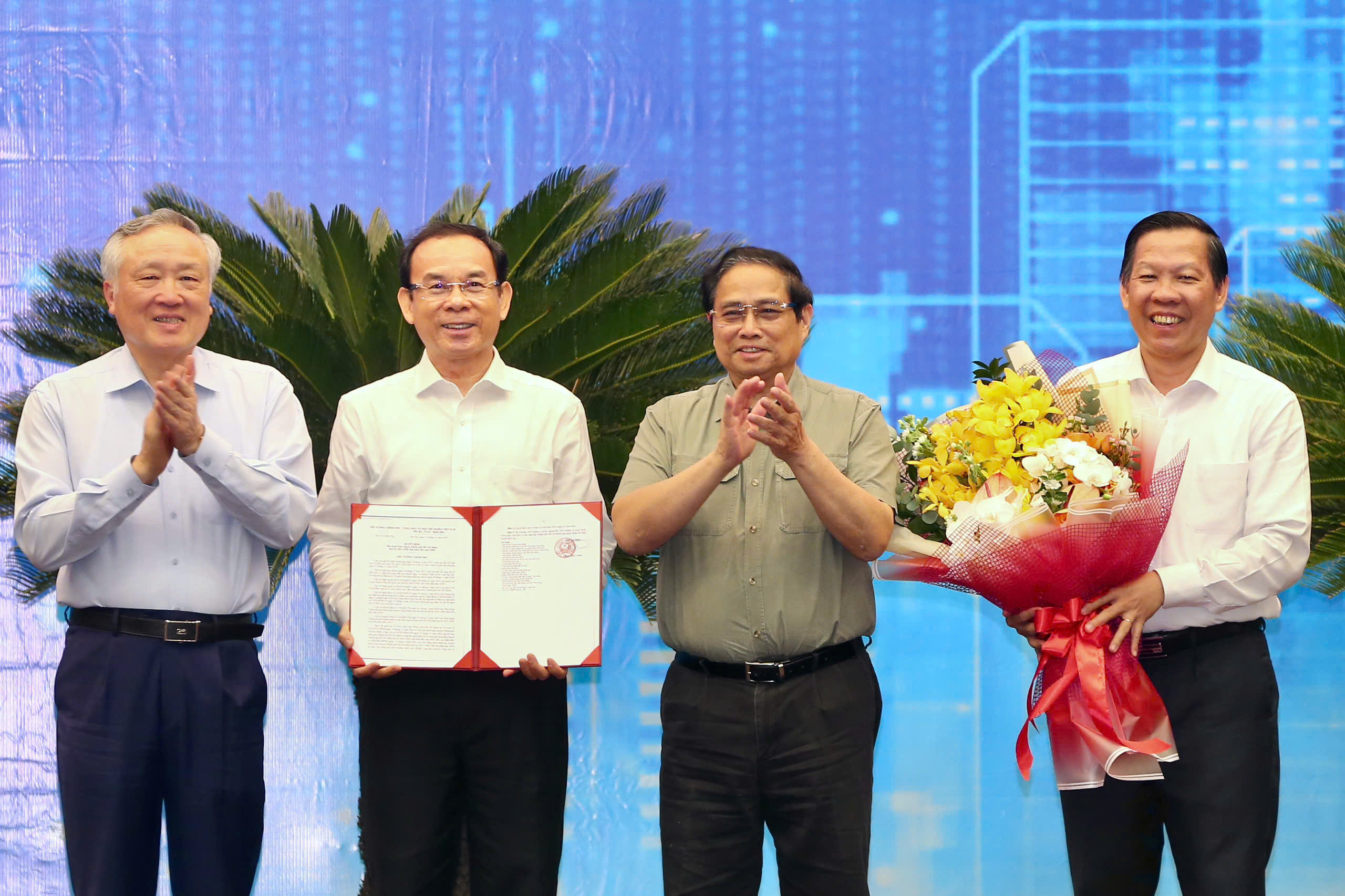 Thủ tướng Chính phủ: Nghĩ sâu, làm lớn khi triển khai Quy hoạch TP HCM- Ảnh 2.