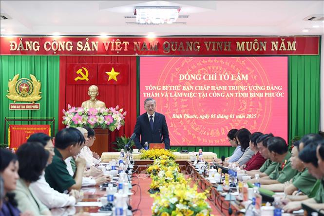 Tổng B&iacute; thư T&ocirc; L&acirc;m thăm v&agrave; l&agrave;m việc với C&ocirc;ng an tỉnh B&igrave;nh Phước- Ảnh 5.