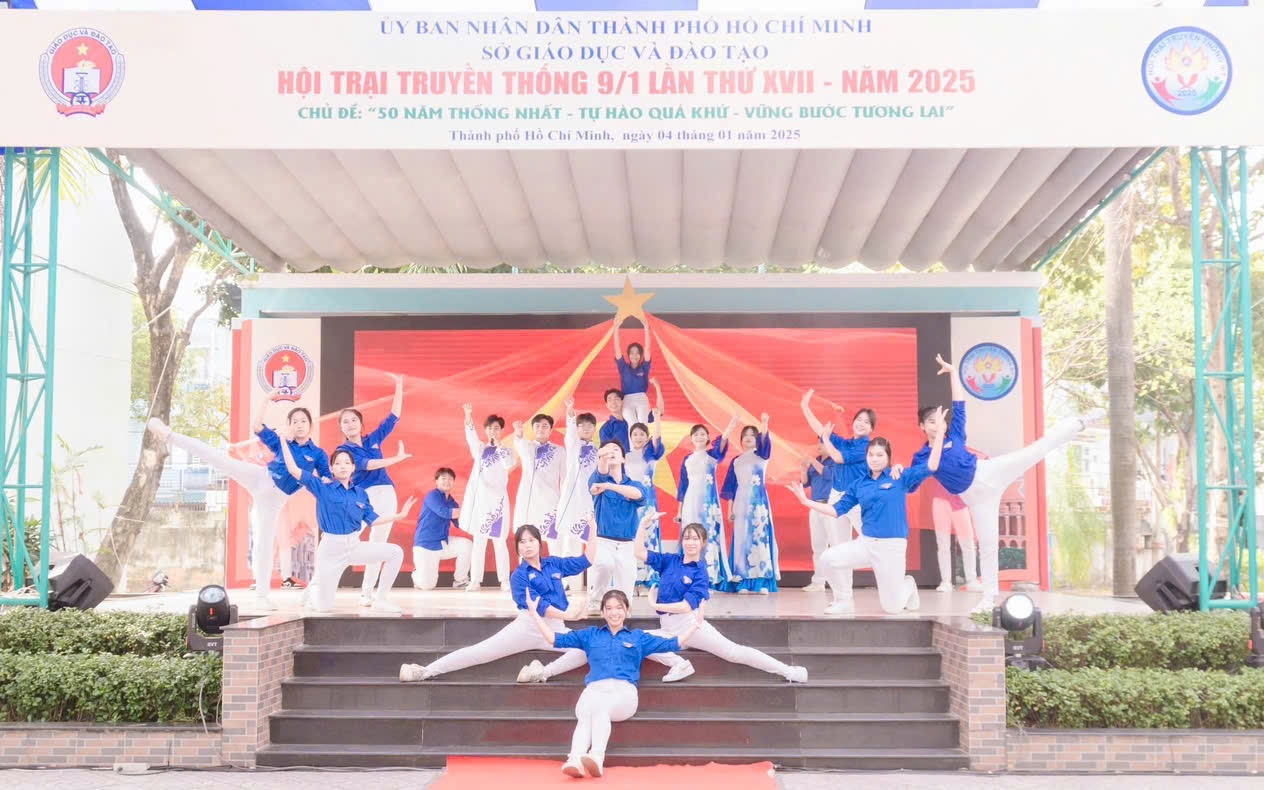 10.000 học sinh tiêu biểu TP HCM dự hội trại truyền thống