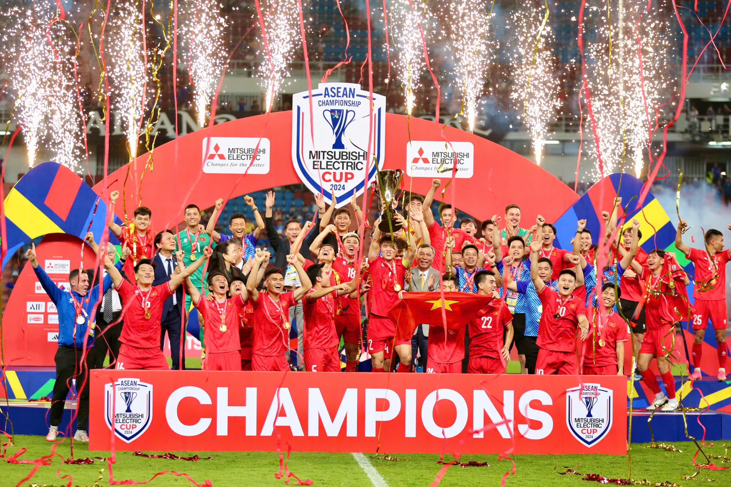 B&aacute;o Indonesia: "Việt Nam v&ocirc; địch kh&ocirc;ng chỉ nhờ mỗi Xu&acirc;n Son"- Ảnh 1.