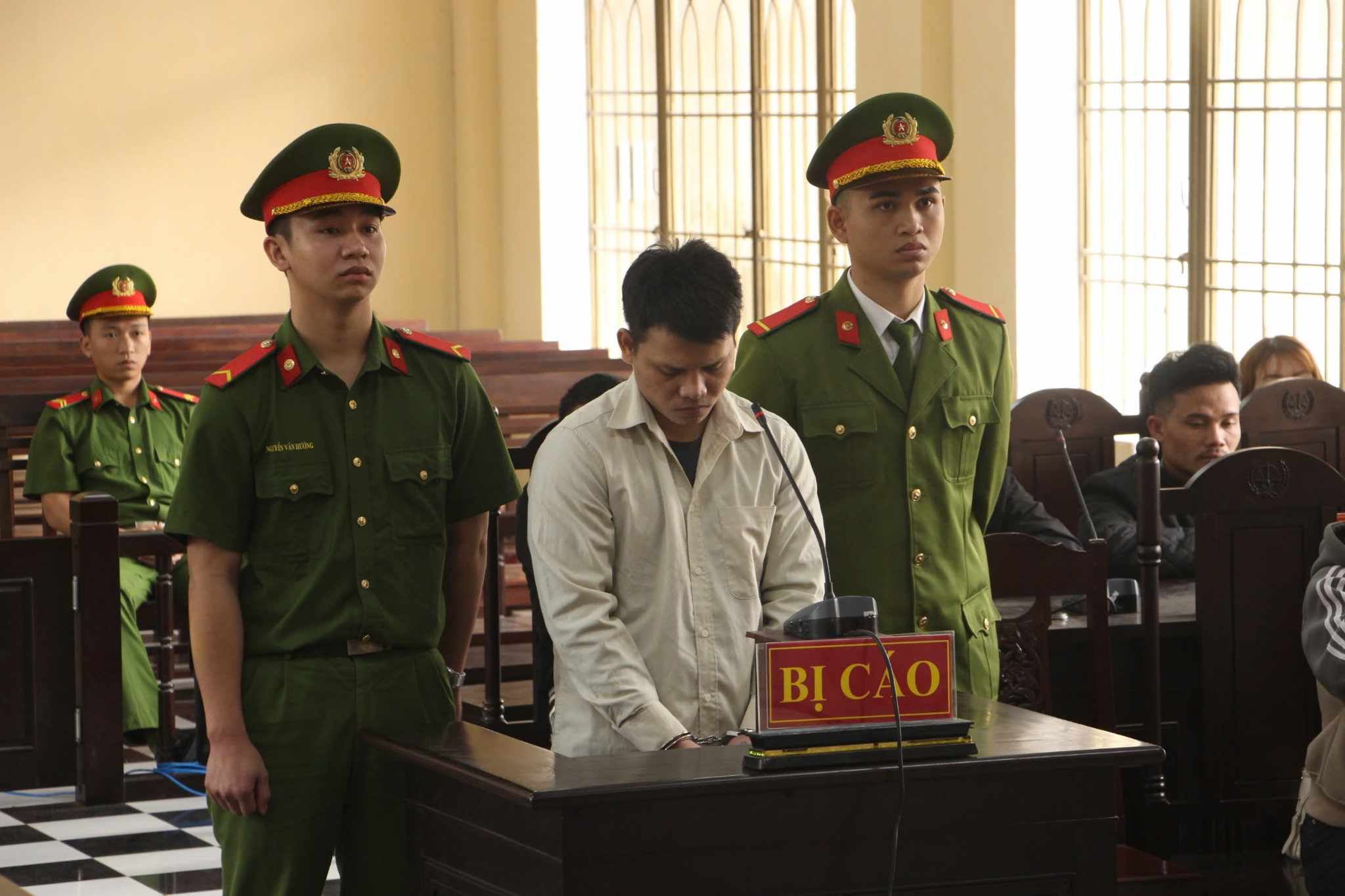Ch&eacute;m chết người v&igrave; chỉ v&igrave; một c&acirc;u n&oacute;i kh&iacute;ch - Ảnh 1.