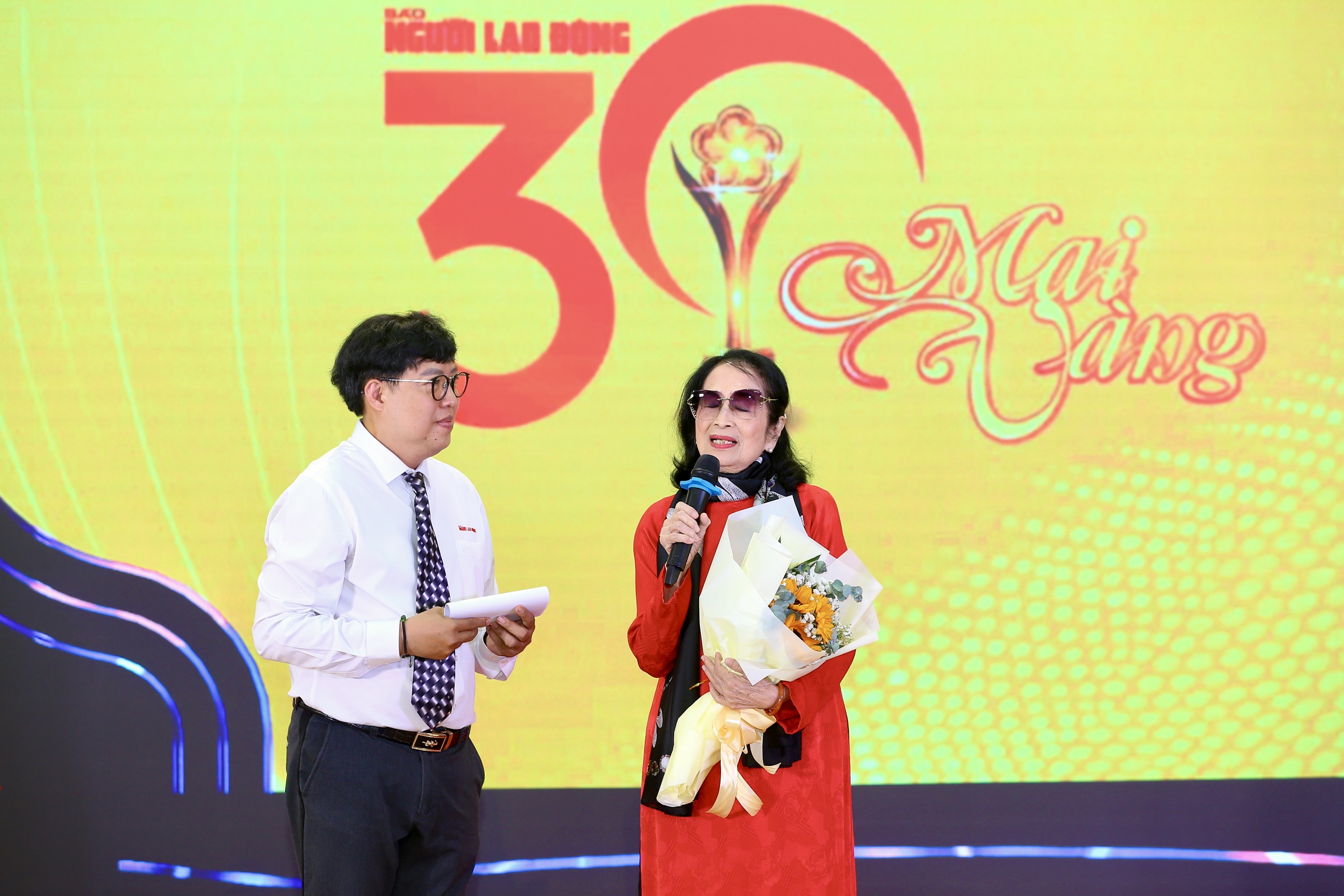 Khởi đầu đầy cảm x&uacute;c cho h&agrave;nh tr&igrave;nh kỷ niệm 30 năm Giải Mai V&agrave;ng- Ảnh 13.
