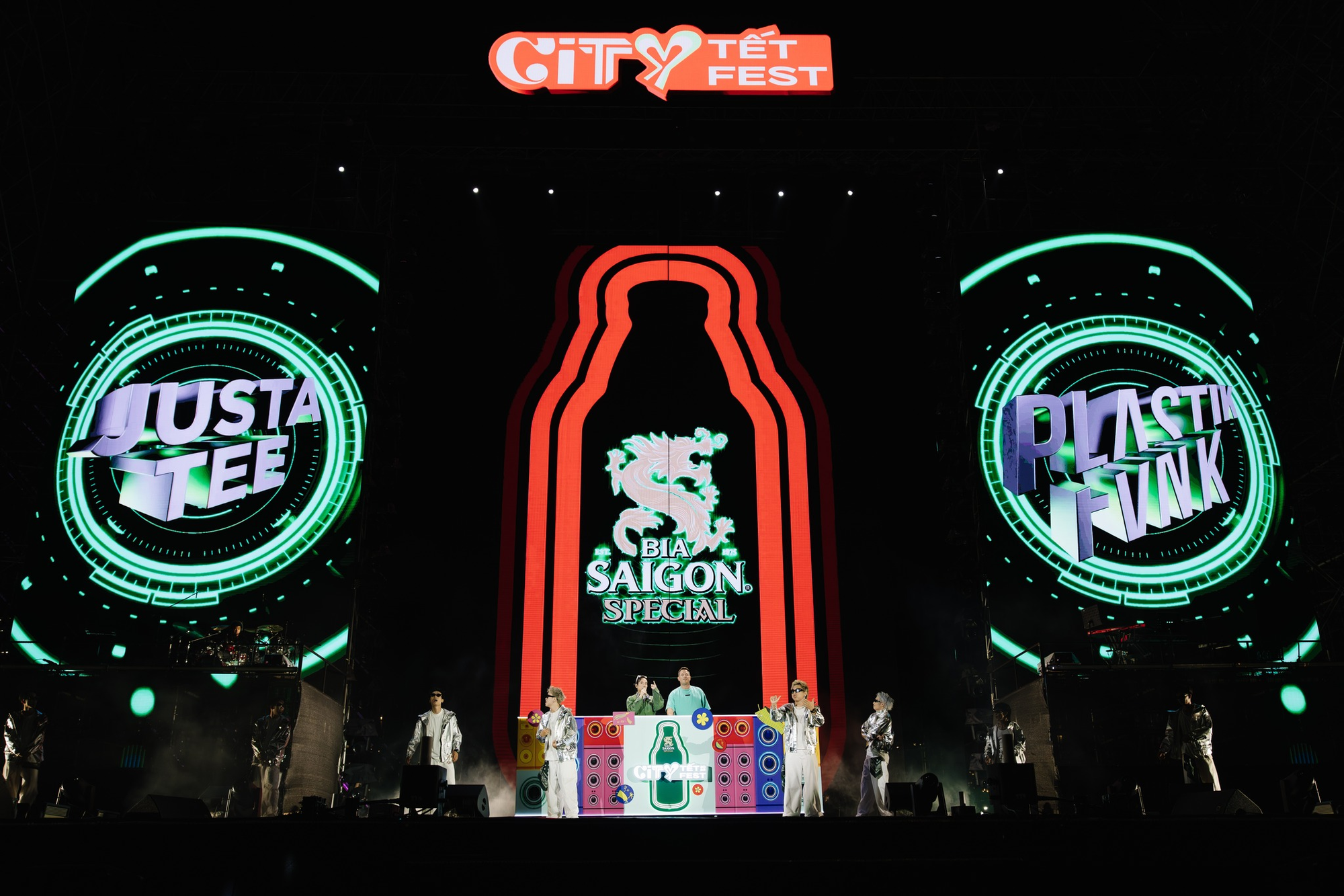 H&agrave;ng ng&agrave;n kh&aacute;n giả ch&aacute;y hết m&igrave;nh c&ugrave;ng Bia Saigon Special tại City Tết Fest- Ảnh 1.