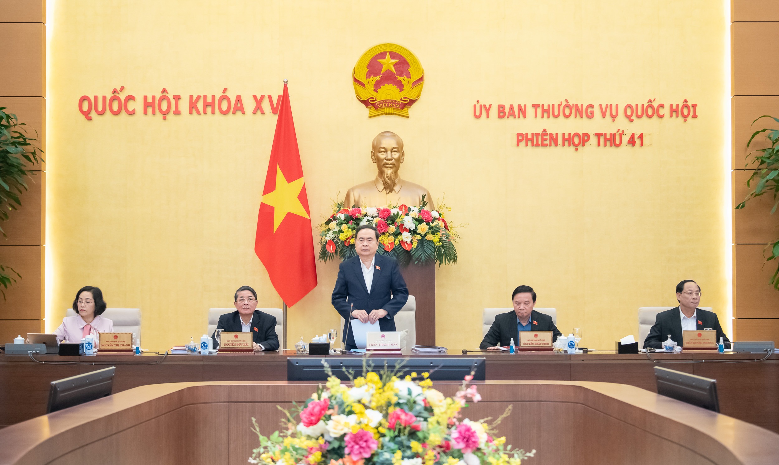 Chủ tịch Quốc hội: Đội tuyển Việt Nam v&ocirc; địch ASEAN Cup l&agrave; niềm vui, phấn khởi đầu năm mới- Ảnh 1.