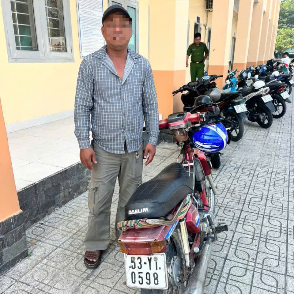 Lấy lời khai người đ&agrave;n &ocirc;ng ở TP HCM n&oacute;i "Đường n&agrave;y l&agrave; của tao"- Ảnh 1.