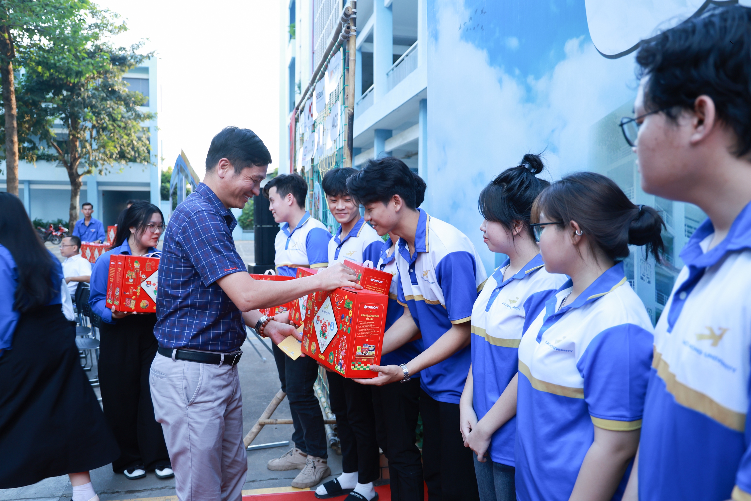 "Chuyến xe về Tết" 7 tỉnh miền Trung - T&acirc;y Nguy&ecirc;n ấm &aacute;p nghĩa t&igrave;nh- Ảnh 1.