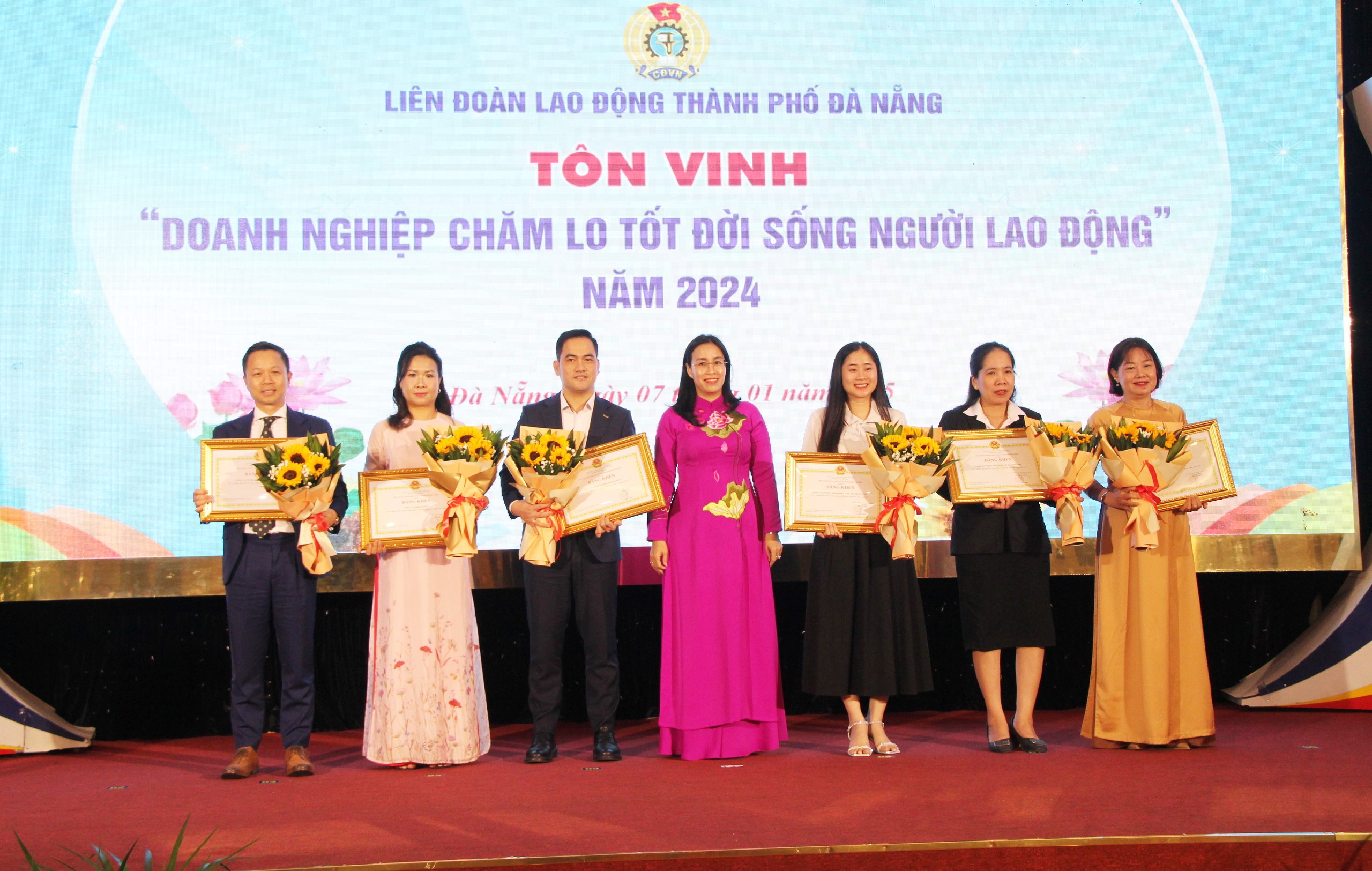 Đ&agrave; Nẵng: Tổng kết hoạt động C&ocirc;ng đo&agrave;n, t&ocirc;n vinh doanh nghiệp, lao động giỏi năm 2024- Ảnh 3.