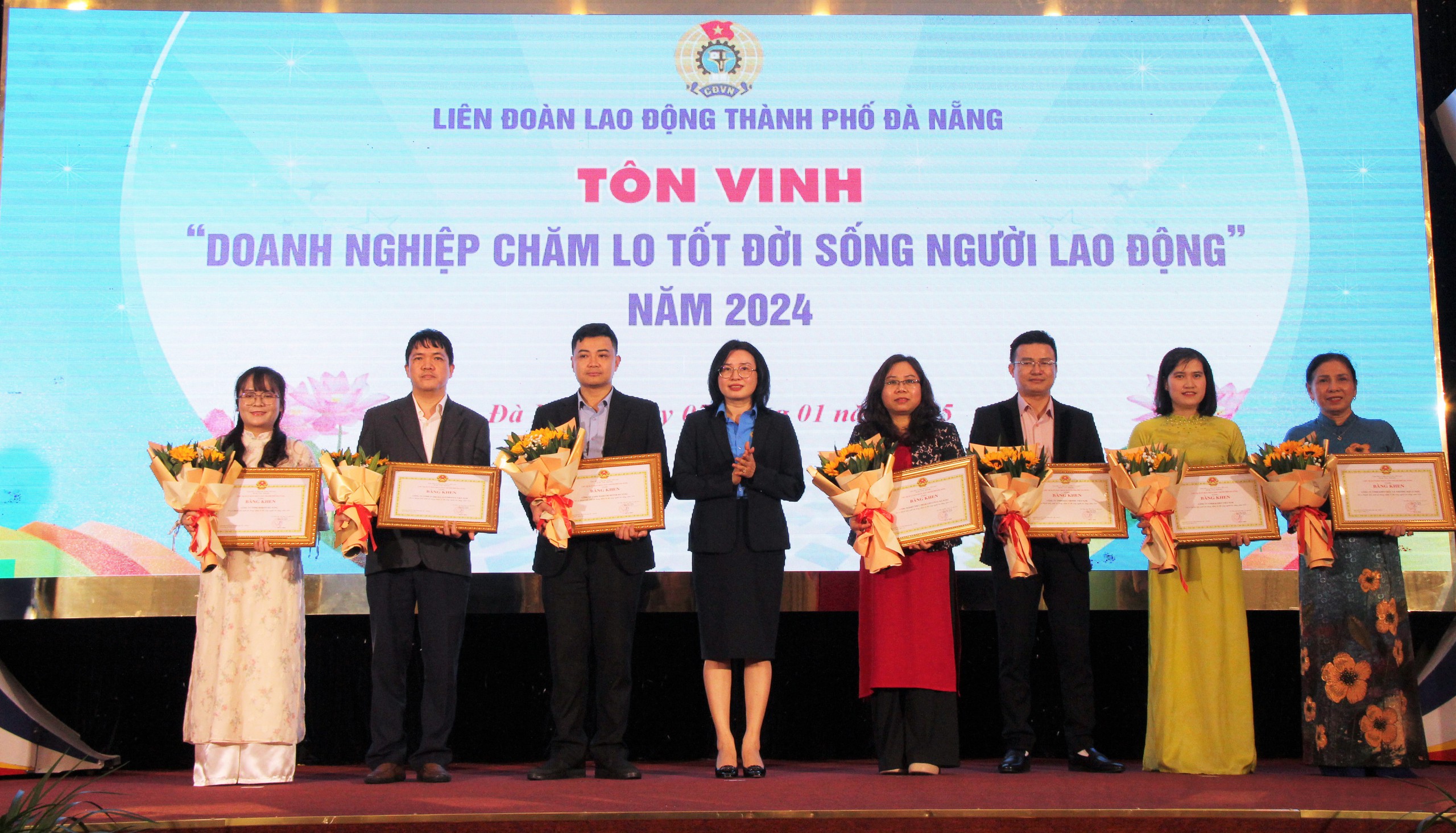 Đ&agrave; Nẵng: Tổng kết hoạt động C&ocirc;ng đo&agrave;n, t&ocirc;n vinh doanh nghiệp, lao động giỏi năm 2024- Ảnh 2.