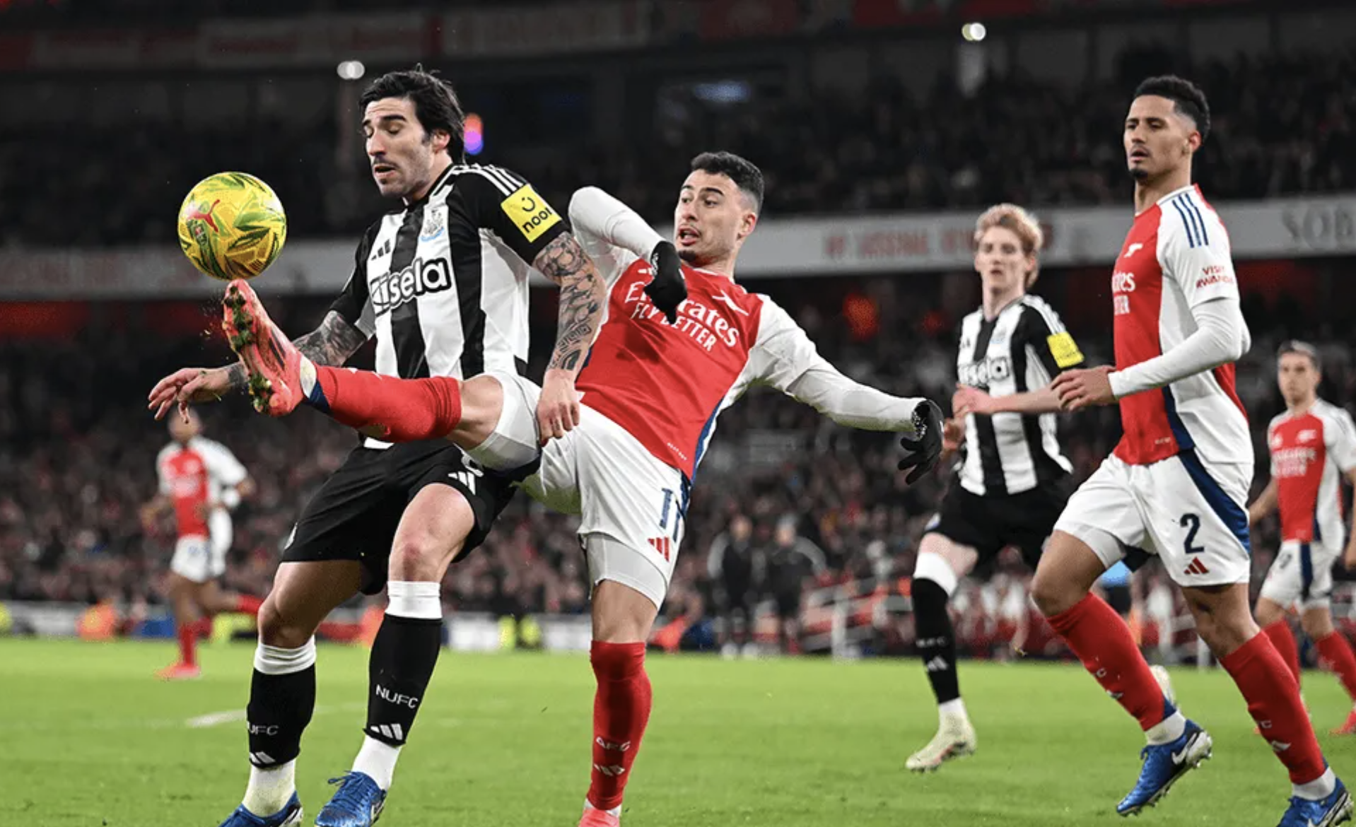 Đ&aacute;nh sập "ph&aacute;o đ&agrave;i" Emirates, Newcastle rộng cửa v&agrave;o chung kết League Cup- Ảnh 1.