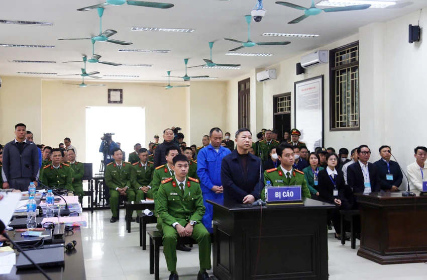Cựu chuy&ecirc;n vi&ecirc;n khai g&igrave; về việc cho c&aacute;c &ocirc;ng Lưu B&igrave;nh Nhưỡng, L&ecirc; Thanh V&acirc;n 2 l&ocirc; đất bạc tỉ?- Ảnh 1.