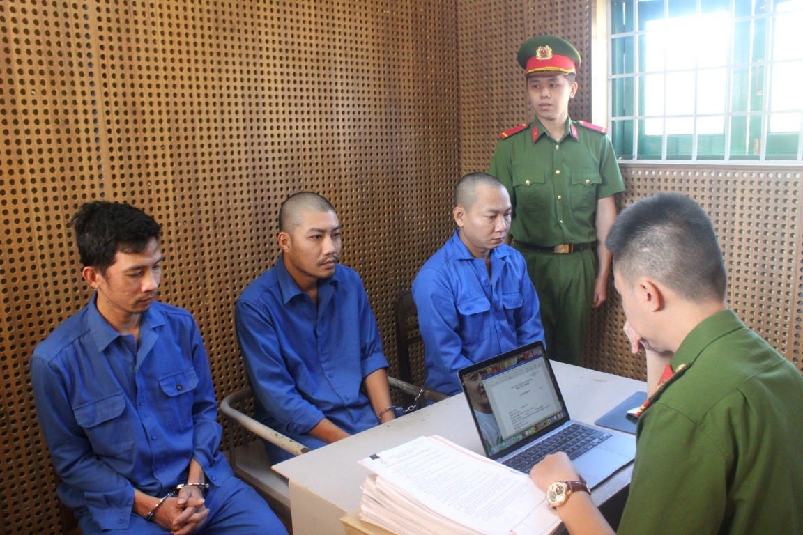 Mua căn cước c&ocirc;ng d&acirc;n, lập 80 c&ocirc;ng ty "ma"- Ảnh 1.