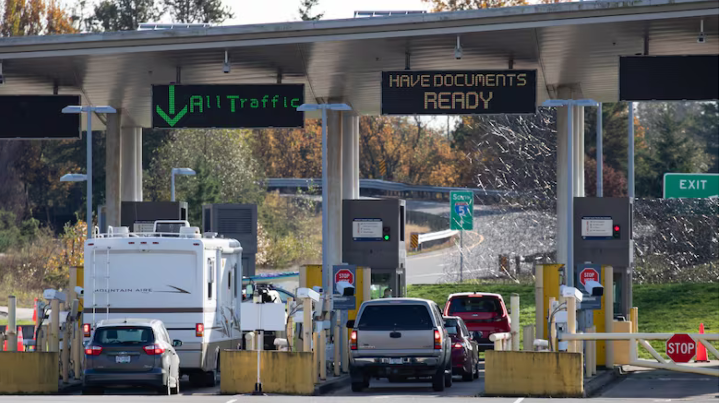 Biên giới Mỹ và Canada đoạn tại Blaine, bang Washington - Mỹ và Surrey, tỉnh British Columbia - Canada Ảnh: THE CANADIAN PRESS