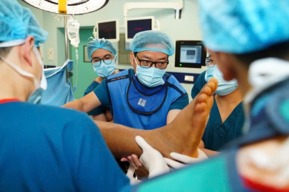 V&igrave; sao Xu&acirc;n Son về Việt Nam phẫu thuật chứ kh&ocirc;ng phải ở nước ngo&agrave;i?- Ảnh 5.