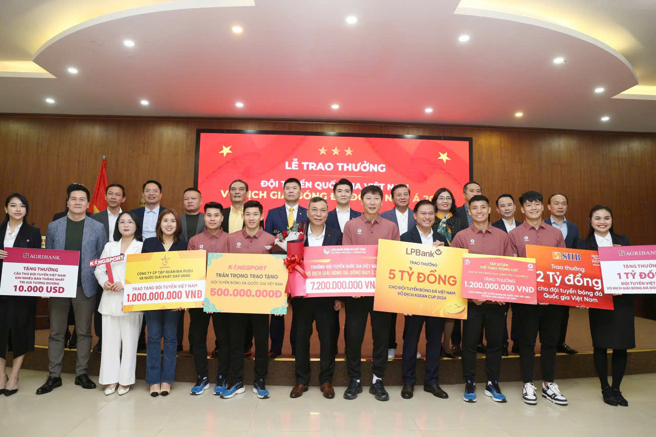 Vô địch ASEAN Cup 2024, đội tuyển Việt Nam nhận mưa tiền thưởng gần 40 tỉ đồng- Ảnh 1.