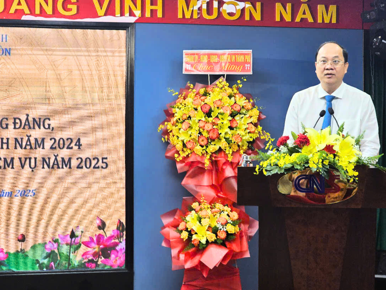 &Ocirc;ng Nguyễn Hồ Hải, Ph&oacute; b&iacute; thư Thường trực Th&agrave;nh ủy TP HCM ph&aacute;t biểu tại hội nghị