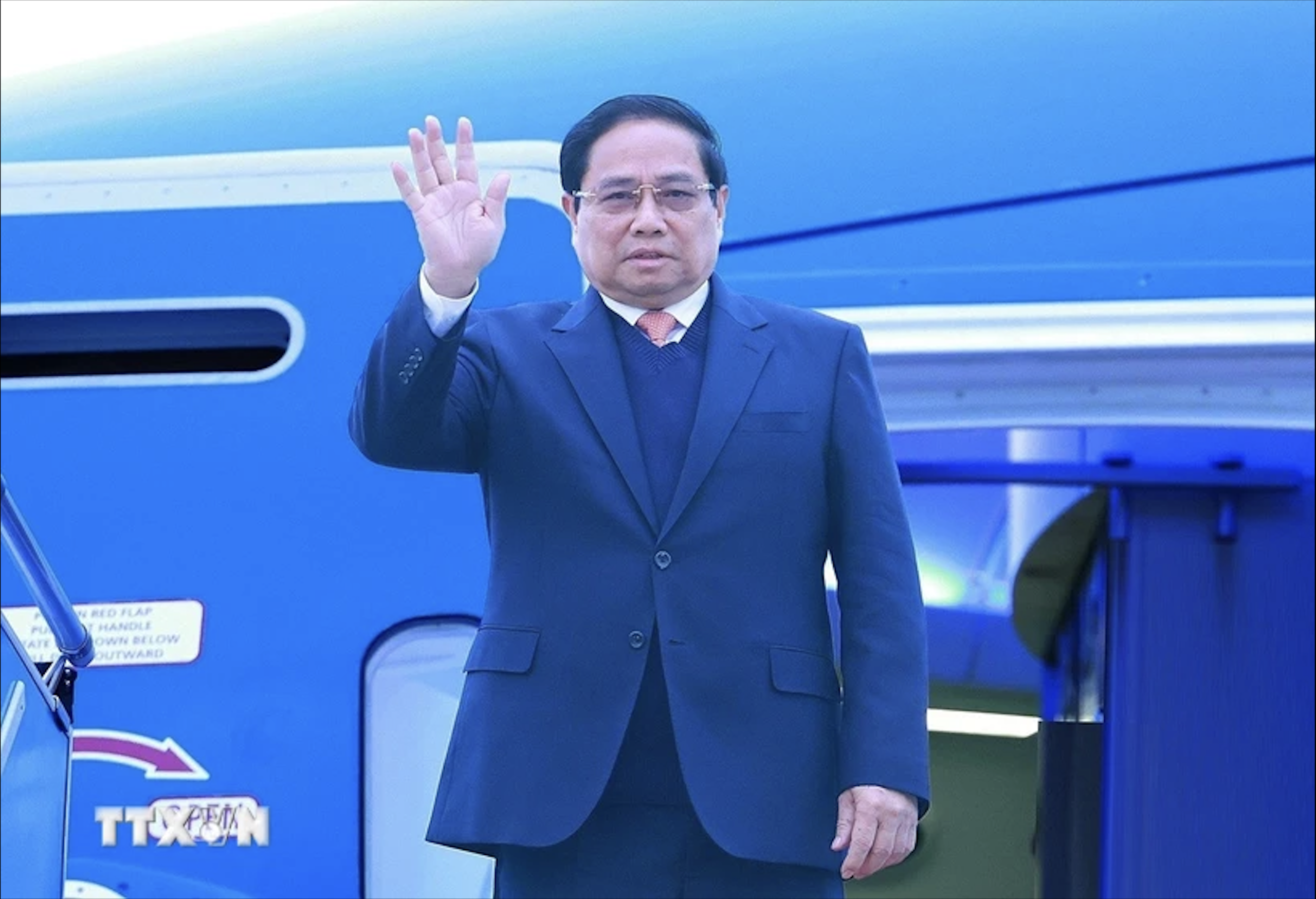 Thủ tướng l&ecirc;n đường thăm, l&agrave;m việc tại L&agrave;o- Ảnh 1.