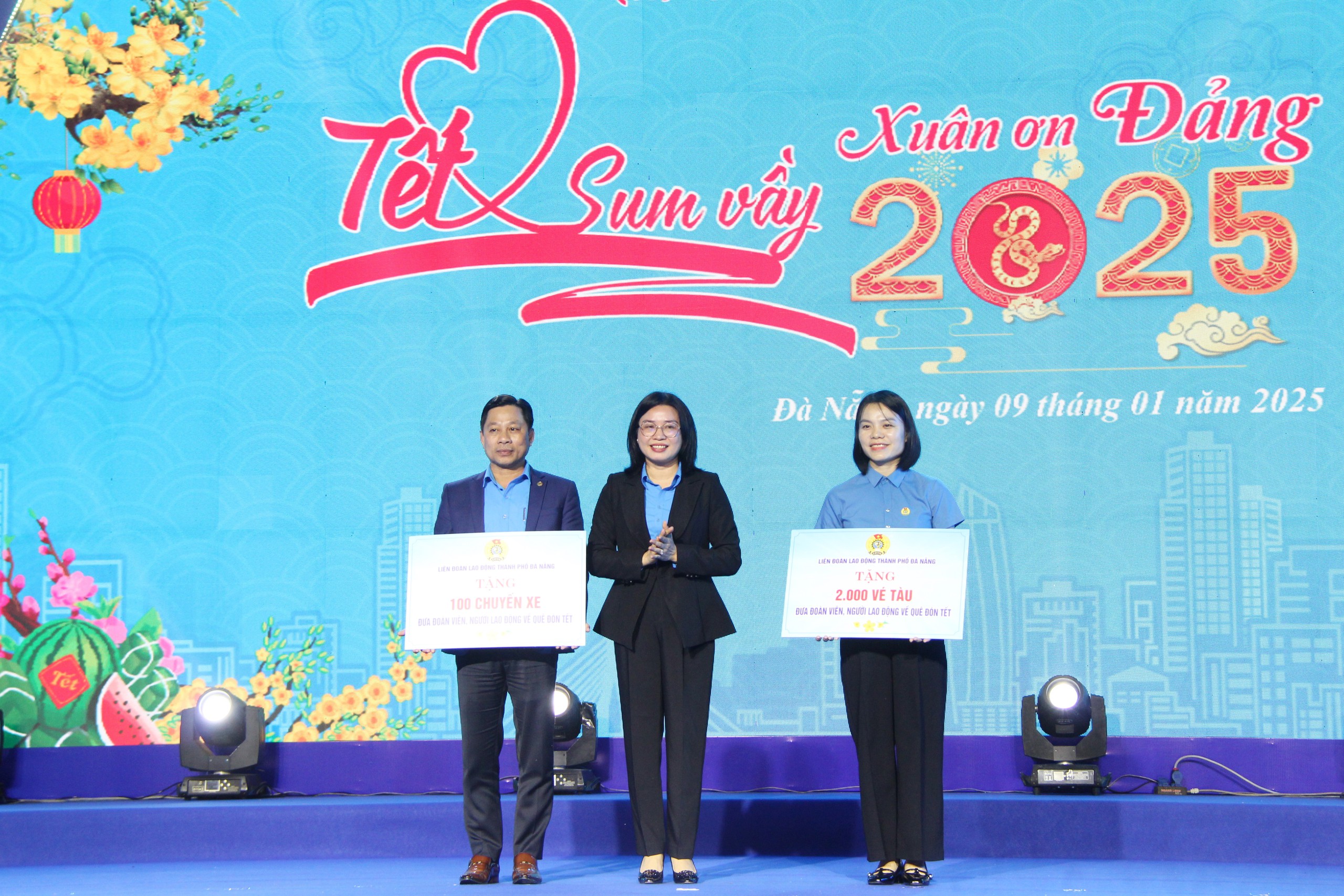 H&agrave;ng ngh&igrave;n c&ocirc;ng nh&acirc;n Đ&agrave; Nẵng mua sắm tại Chợ Tết C&ocirc;ng đo&agrave;n 2025- Ảnh 3.