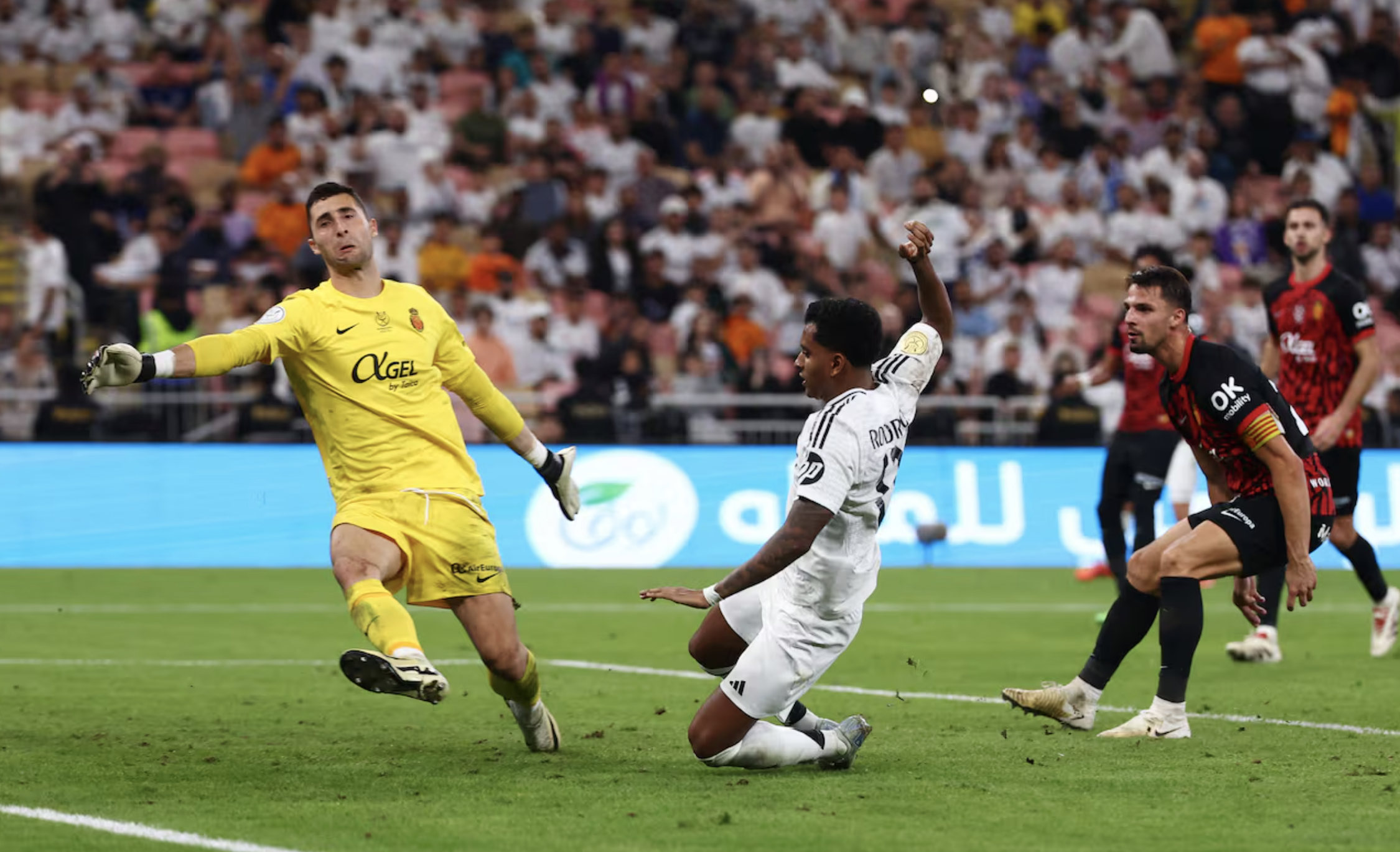 Đ&aacute;nh bại Mallorca, Real Madrid chờ chung kết si&ecirc;u kinh điển với Barcelona- Ảnh 5.