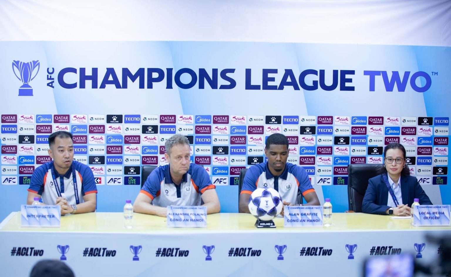 "Vua ph&aacute; lưới" V-League quyết thắng đội b&oacute;ng của Trung Quốc - Ảnh 3.