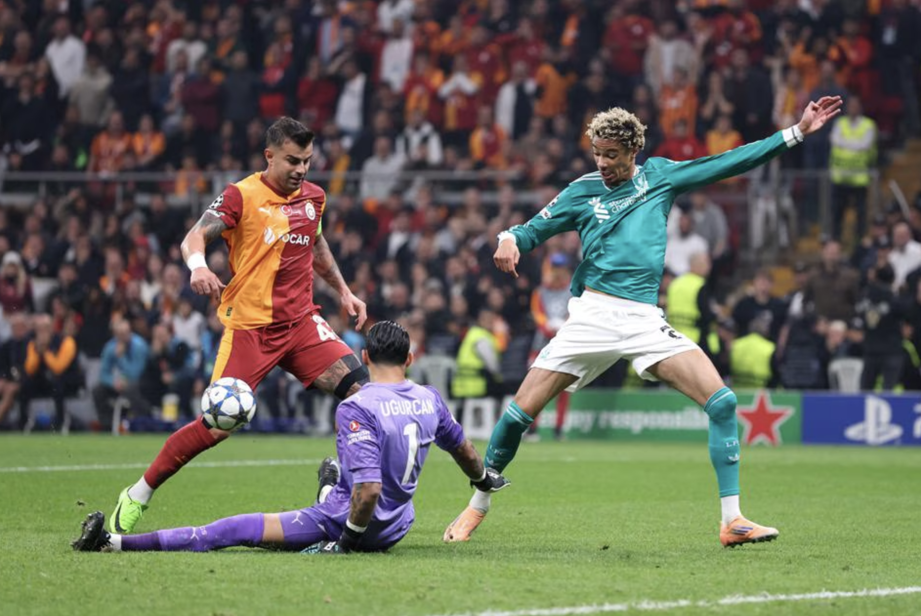 Liverpool thua sốc Galatasaray, Chelsea thắng đội bóng của thầy cũ Mourinho- Ảnh 1.