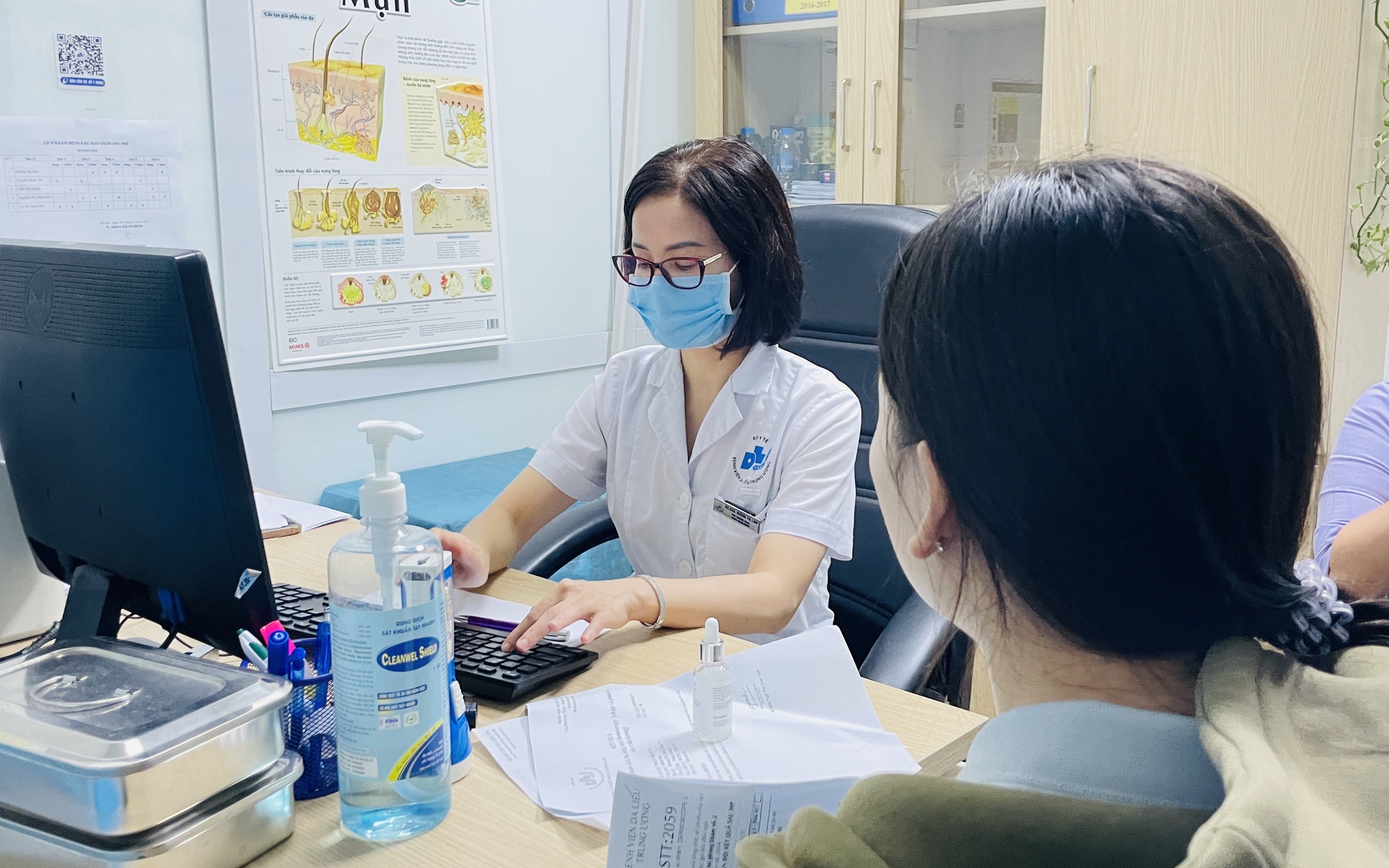 Nấm, ghẻ, nhiễm trùng da rình rập sau mưa lũ