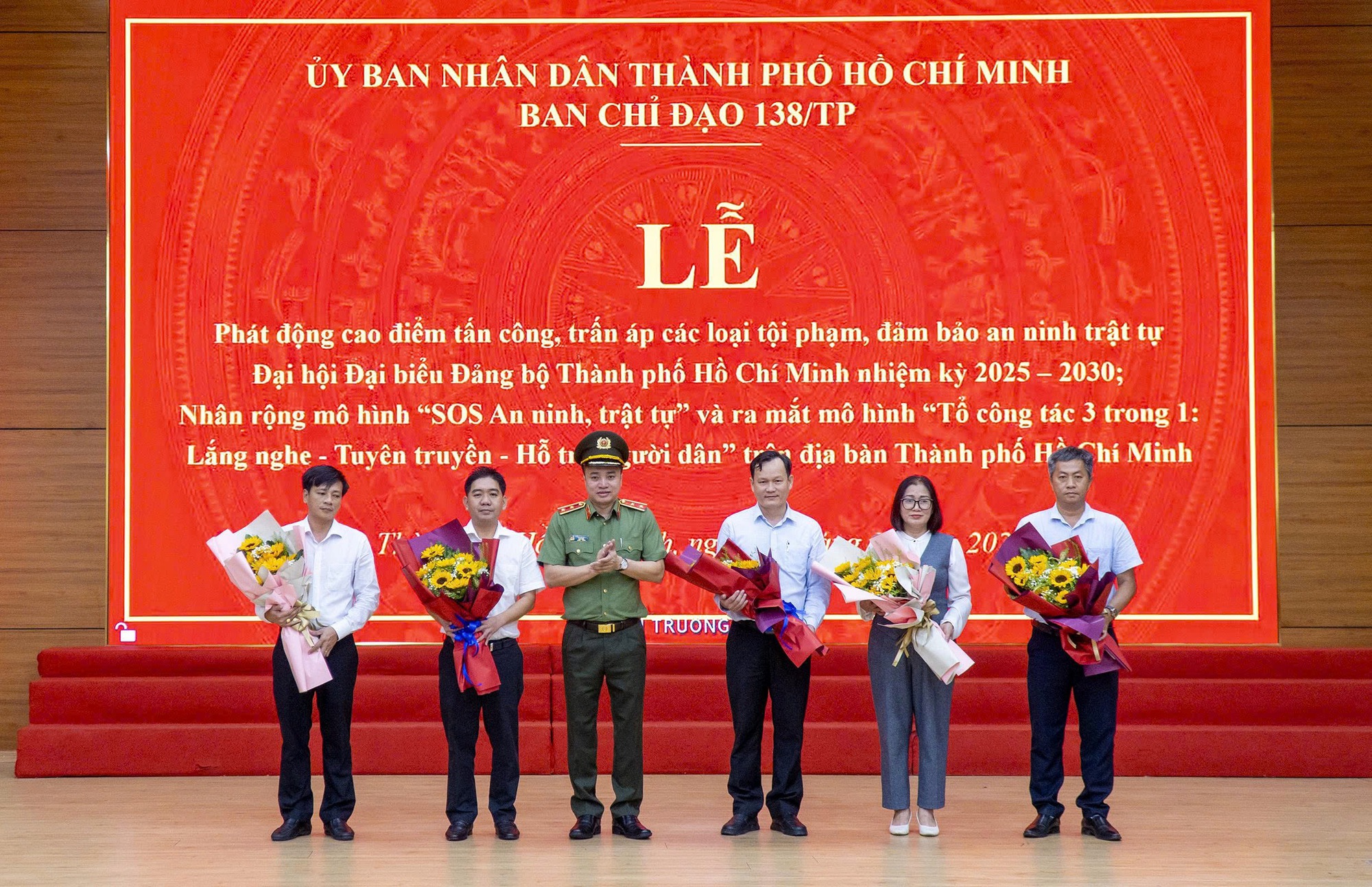 TP HCM phát động cao điểm tấn công trấn áp tội phạm trước Đại hội Đảng bộ 2025 - 2030 - Ảnh 1.