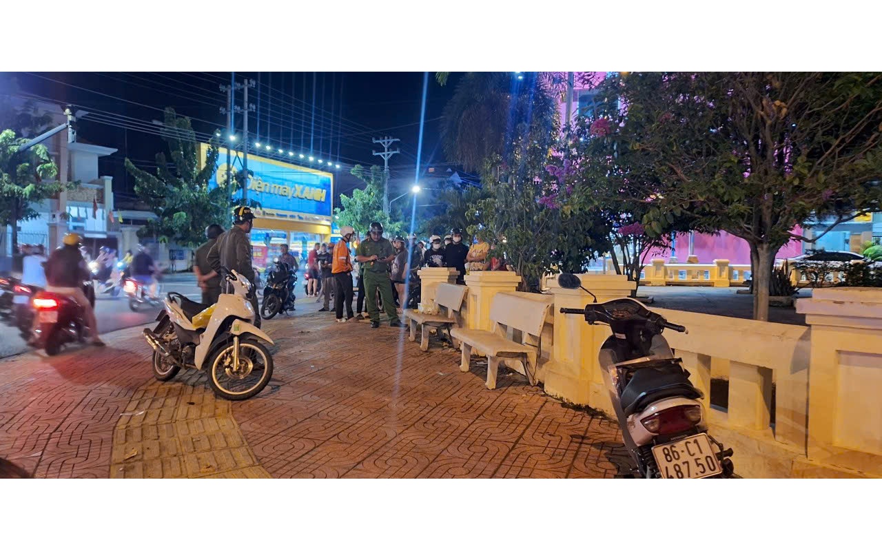 Bị “xin đểu”, thanh niên rút kéo đâm chết người