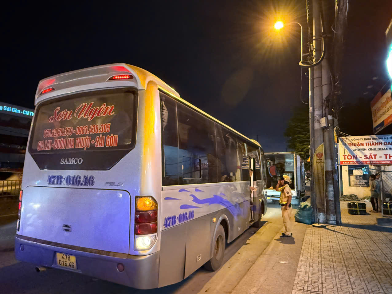 85 xe kh&aacute;ch "lọt" v&agrave;o ống k&iacute;nh của CSGT v&agrave; nhận giấy phạt nguội tại nh&agrave; - Ảnh 1.