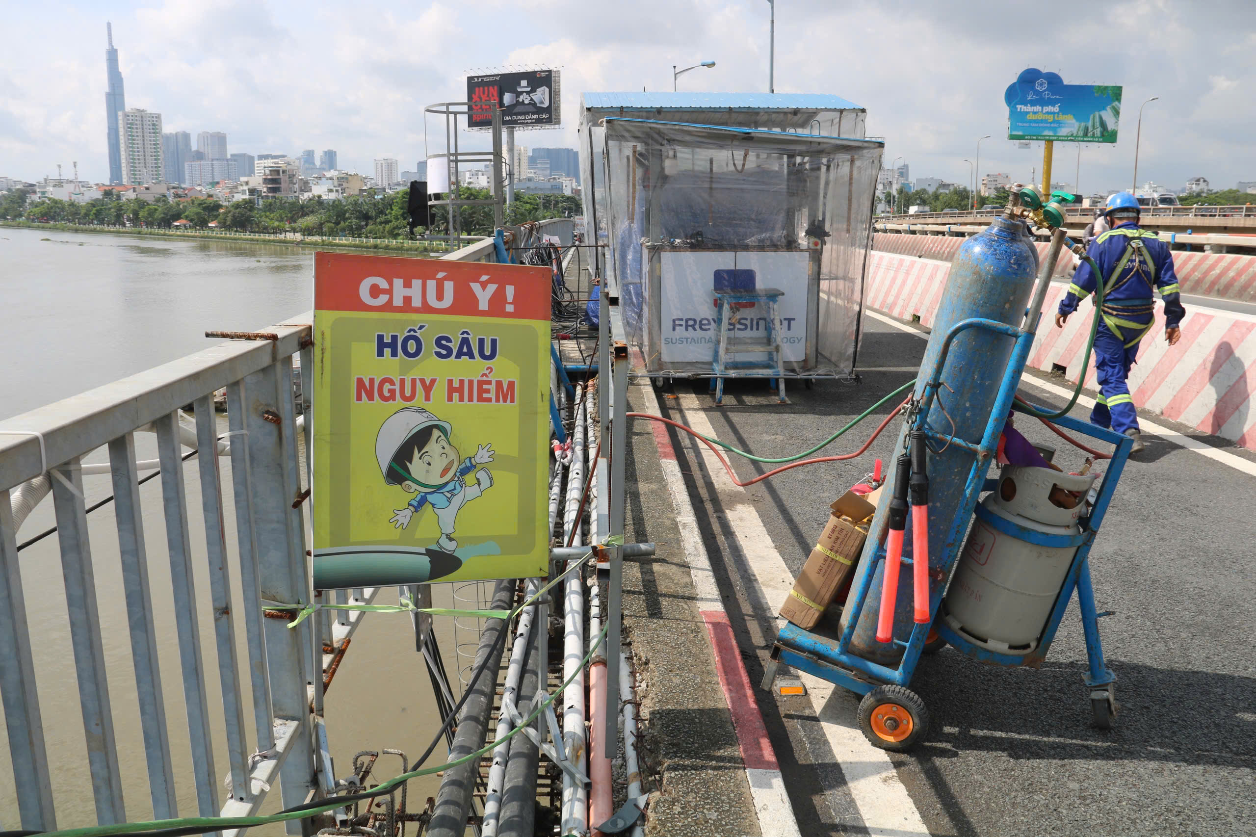 Cận cảnh cầu B&igrave;nh Triệu 1 cao th&ecirc;m 1,08 m- Ảnh 5.